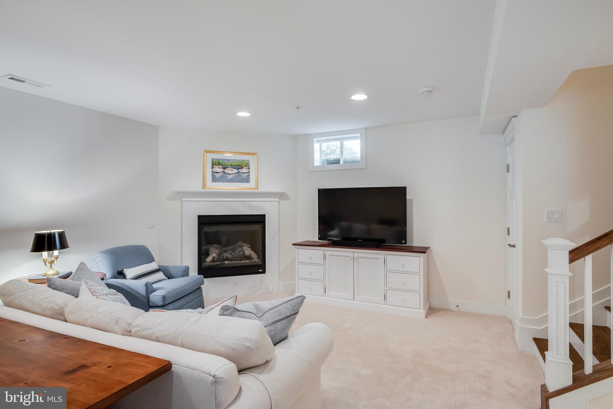 EASTPORT - Residential
