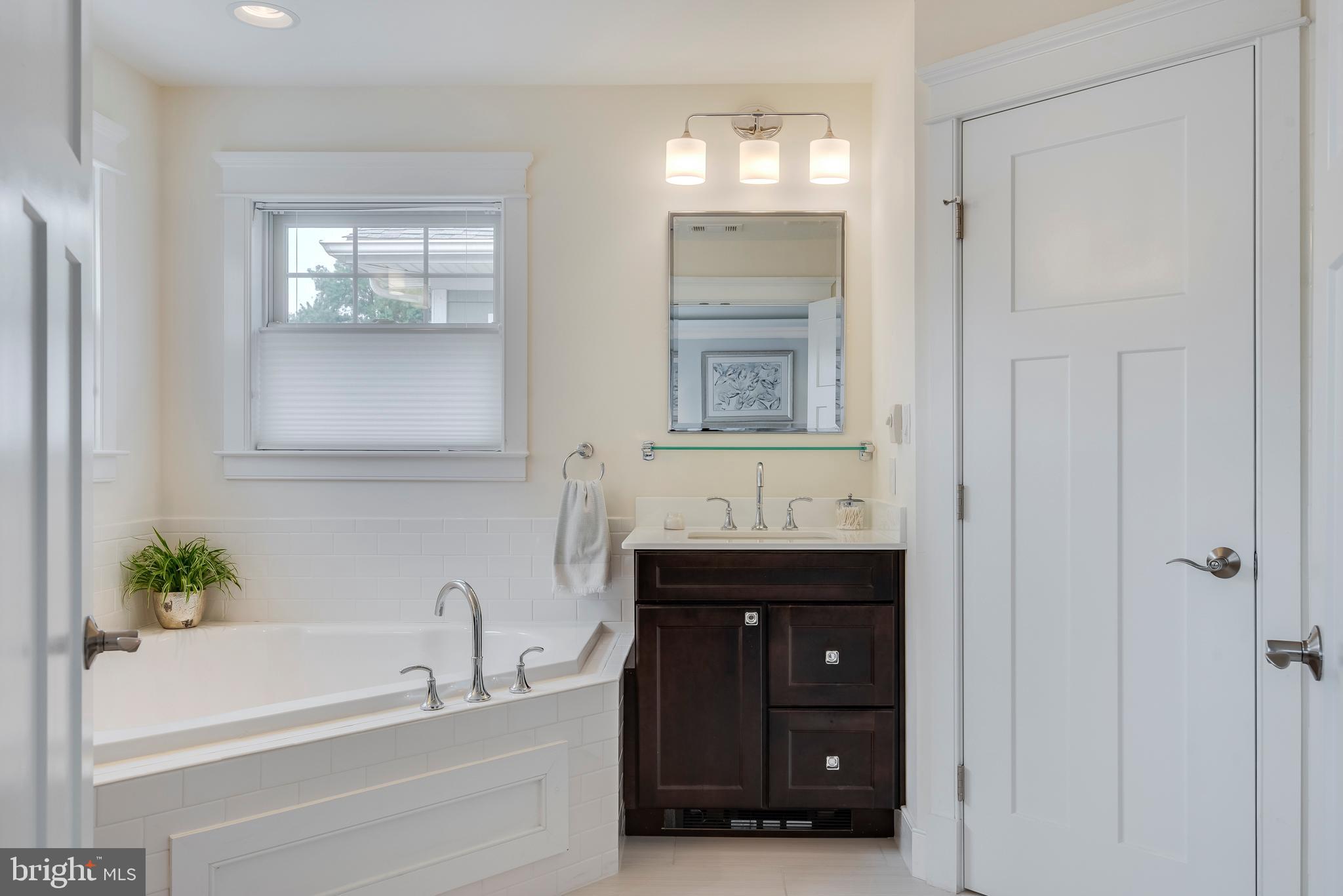 EASTPORT - Residential