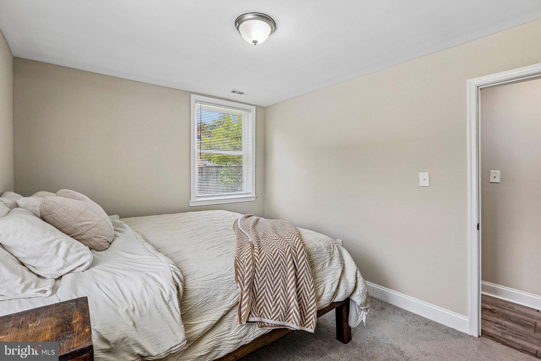 MUNSON HEIGHTS - Residential