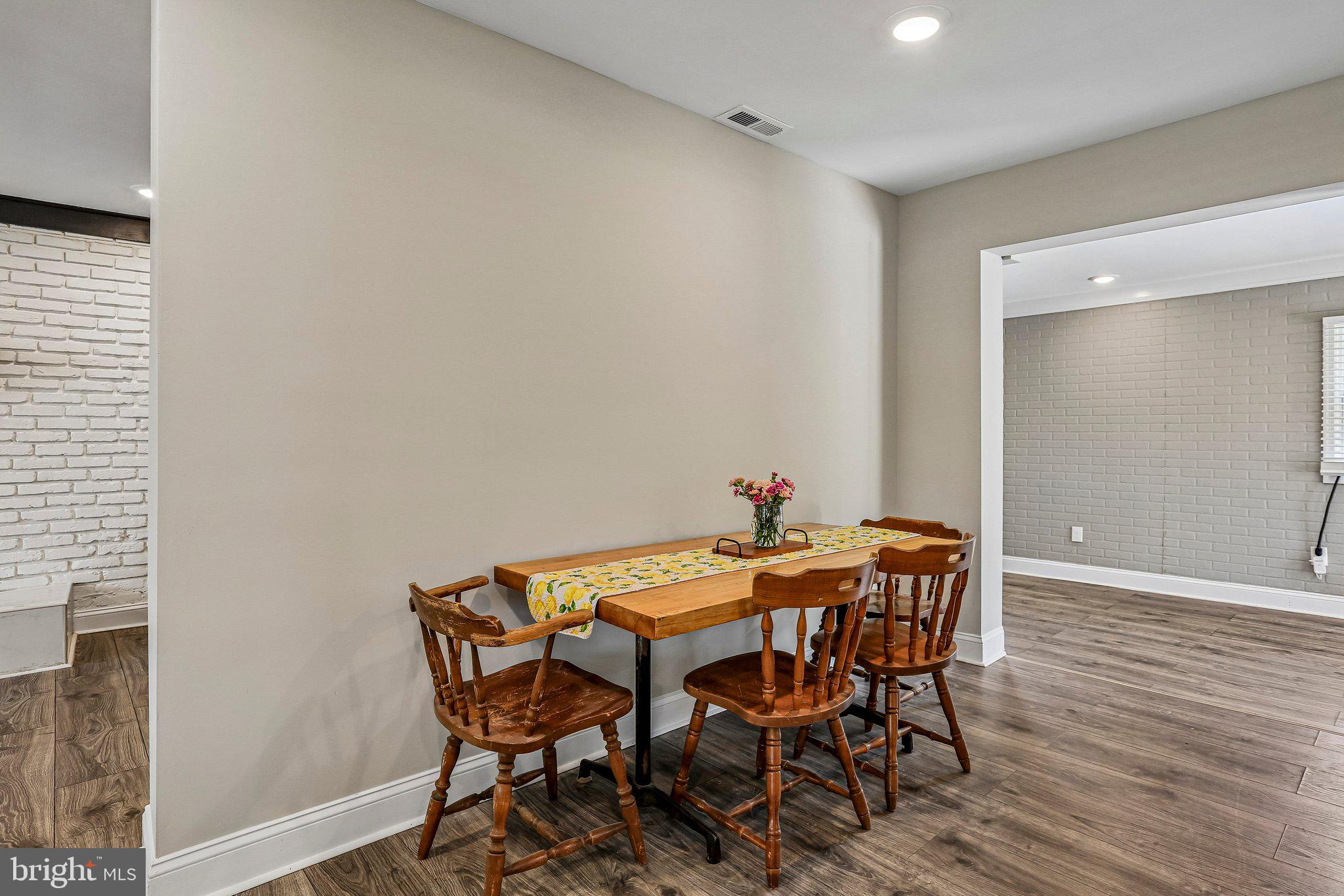 MUNSON HEIGHTS - Residential