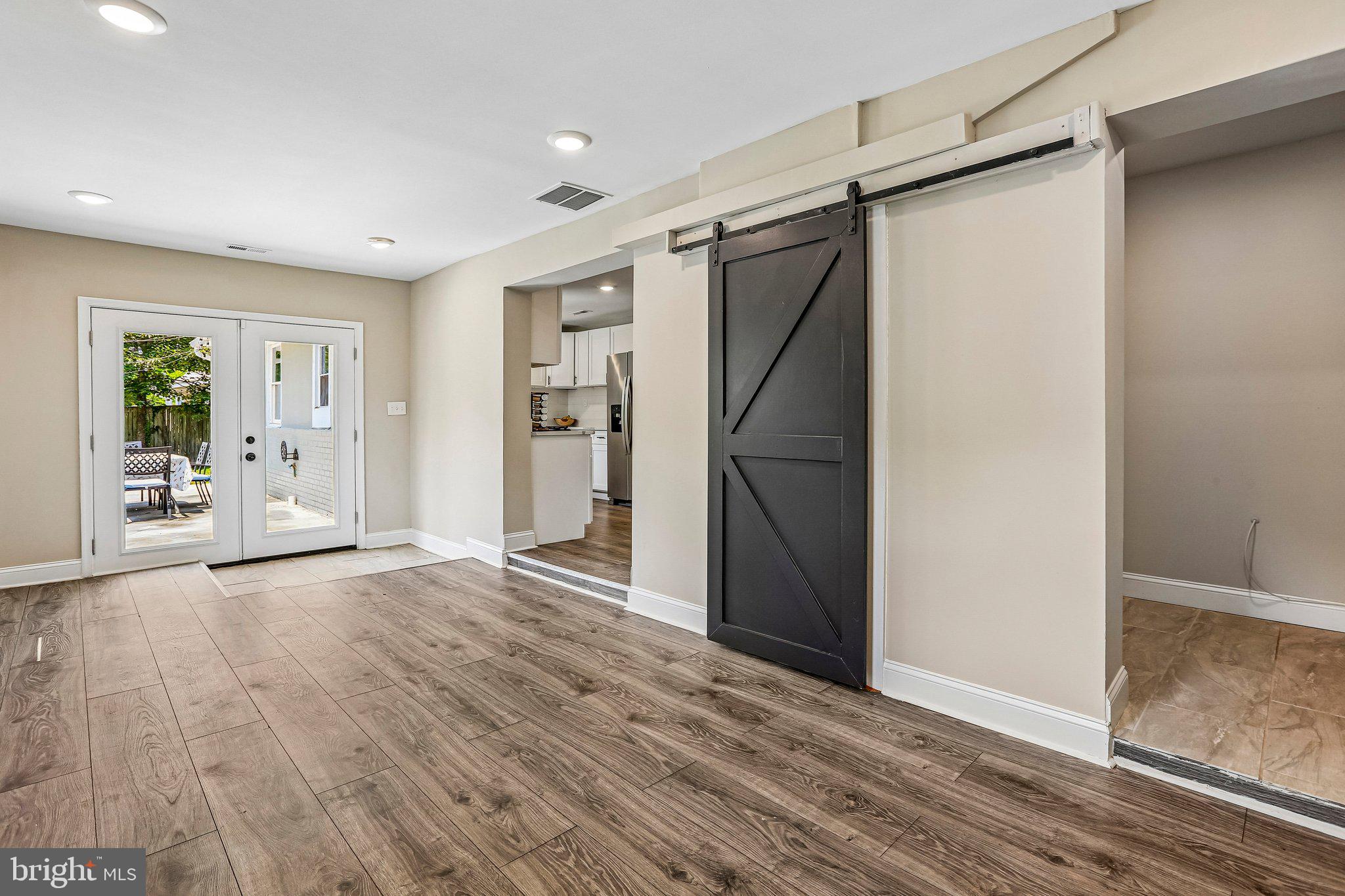 MUNSON HEIGHTS - Residential