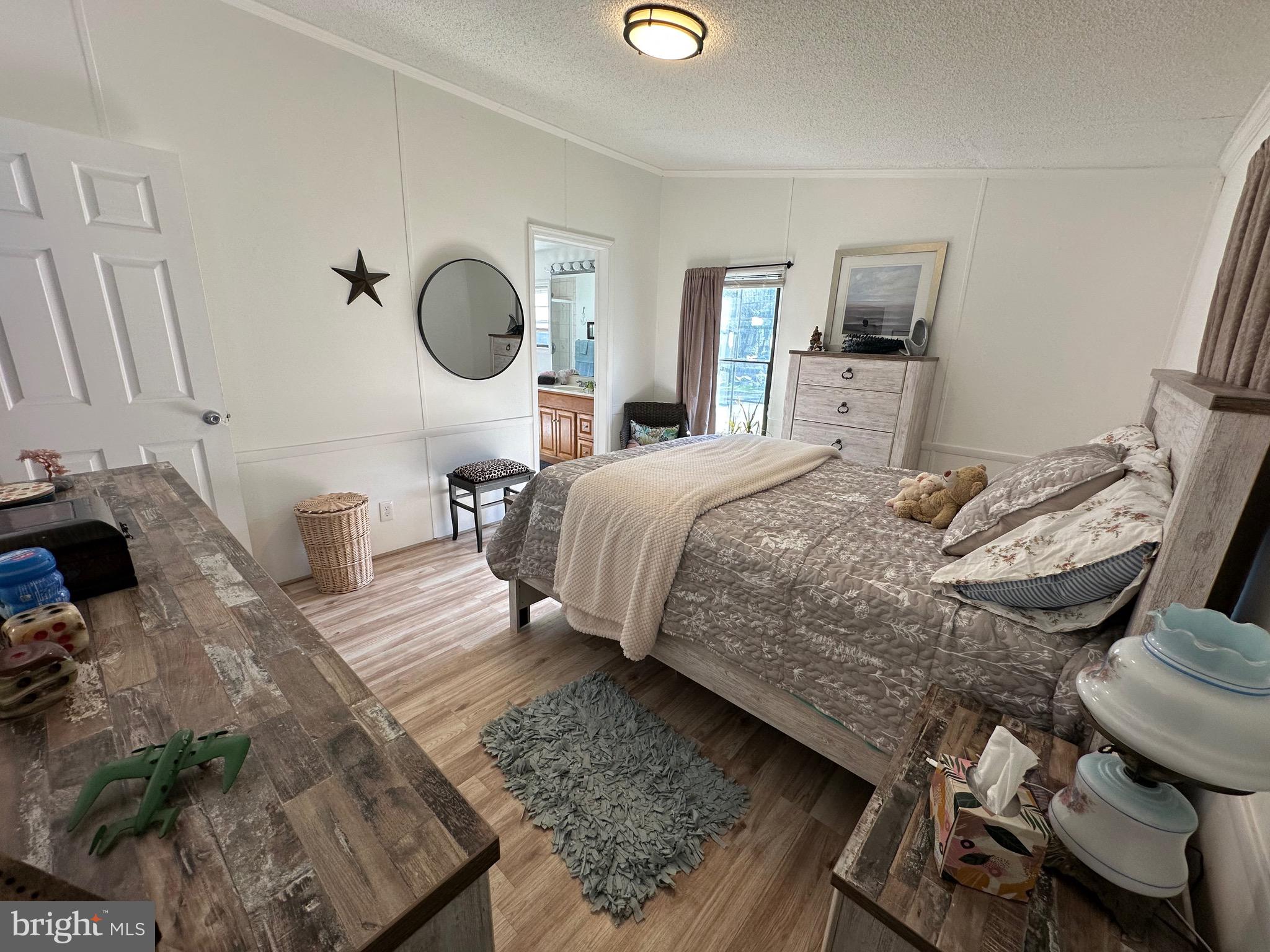 BUSH RIVER MANOR - Residential