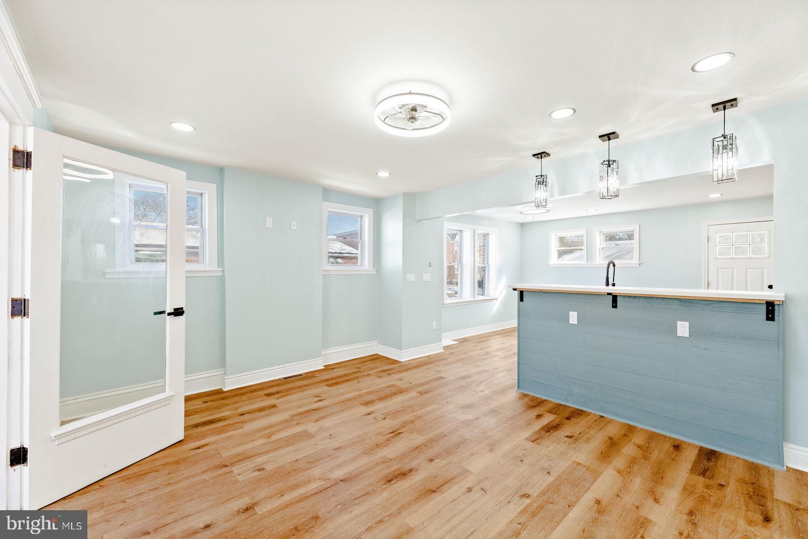 LAWNCREST - Residential