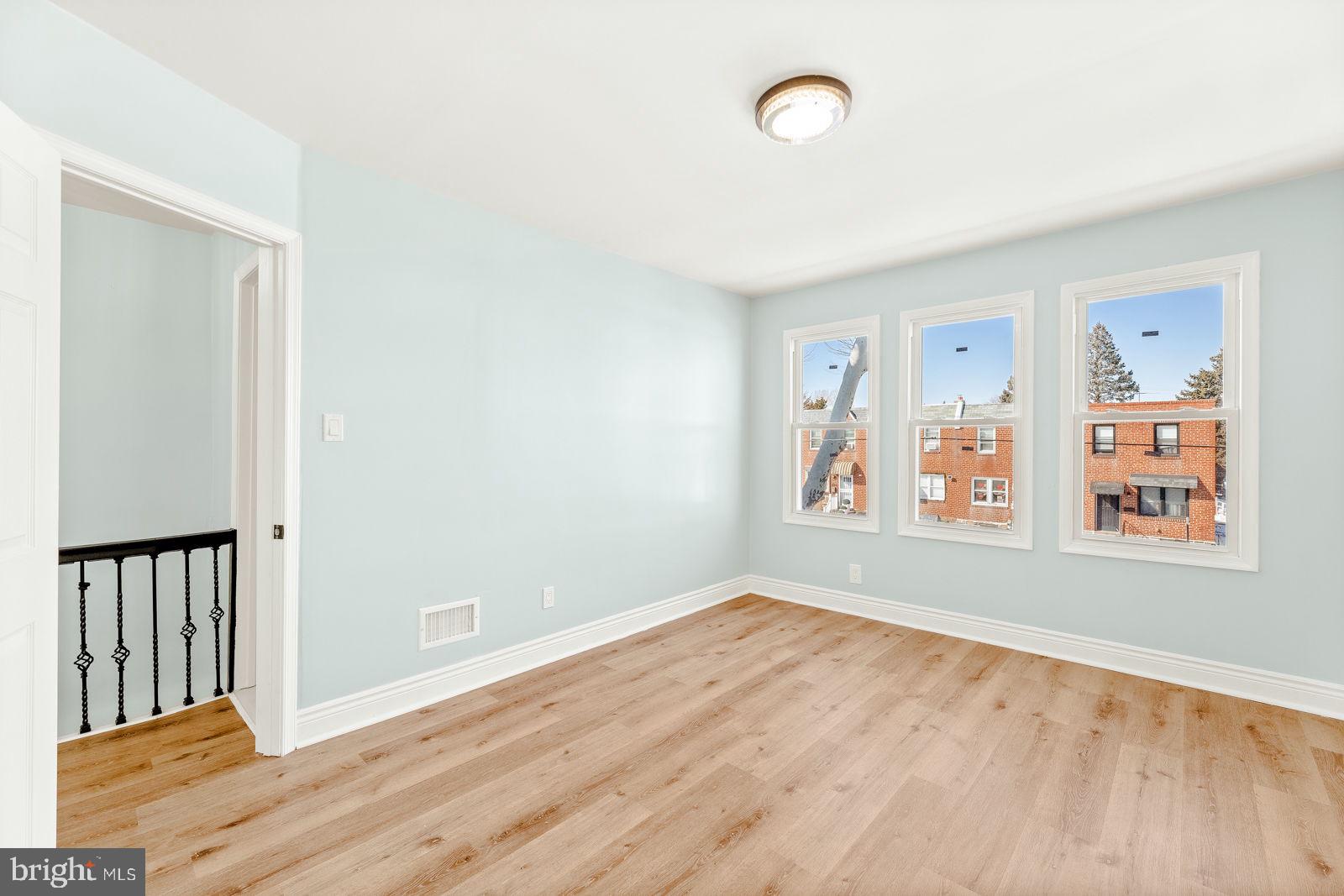 LAWNCREST - Residential