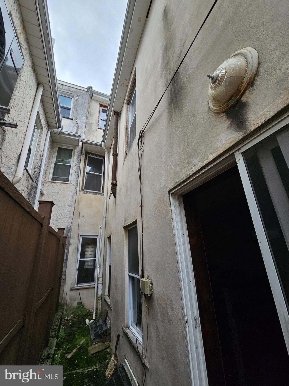FAIRMOUNT - Residential Income