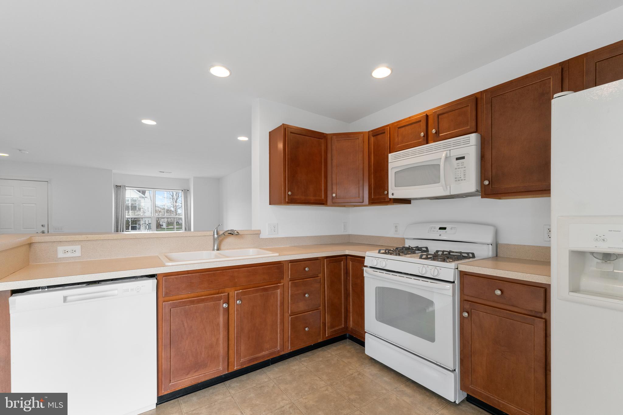 COLDWATER CONDO - Residential
