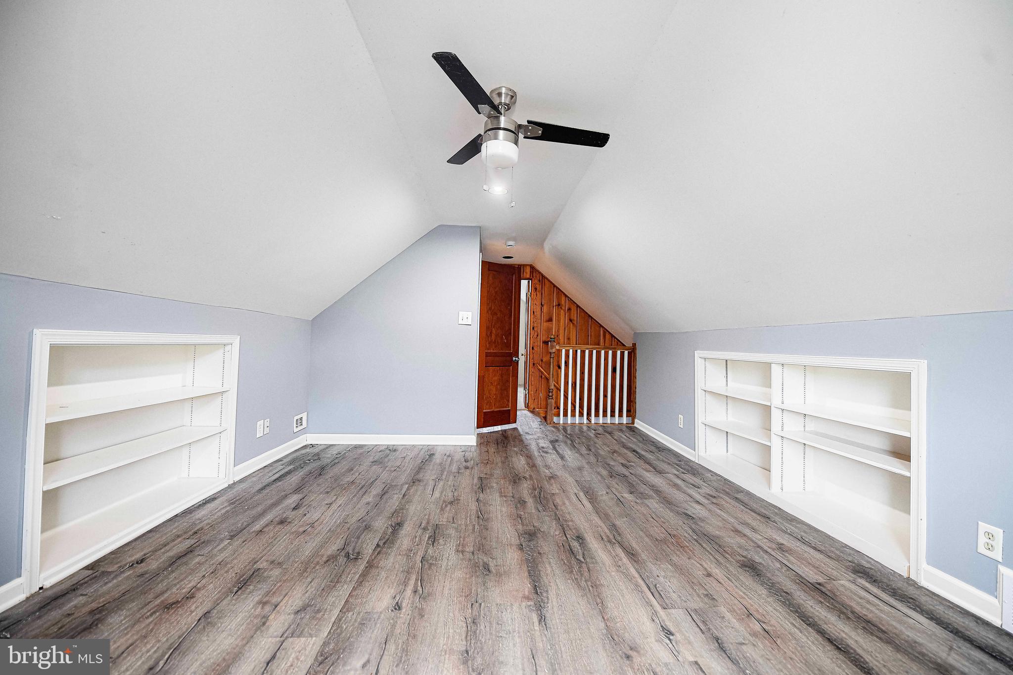 HILLENDALE PARK - Residential