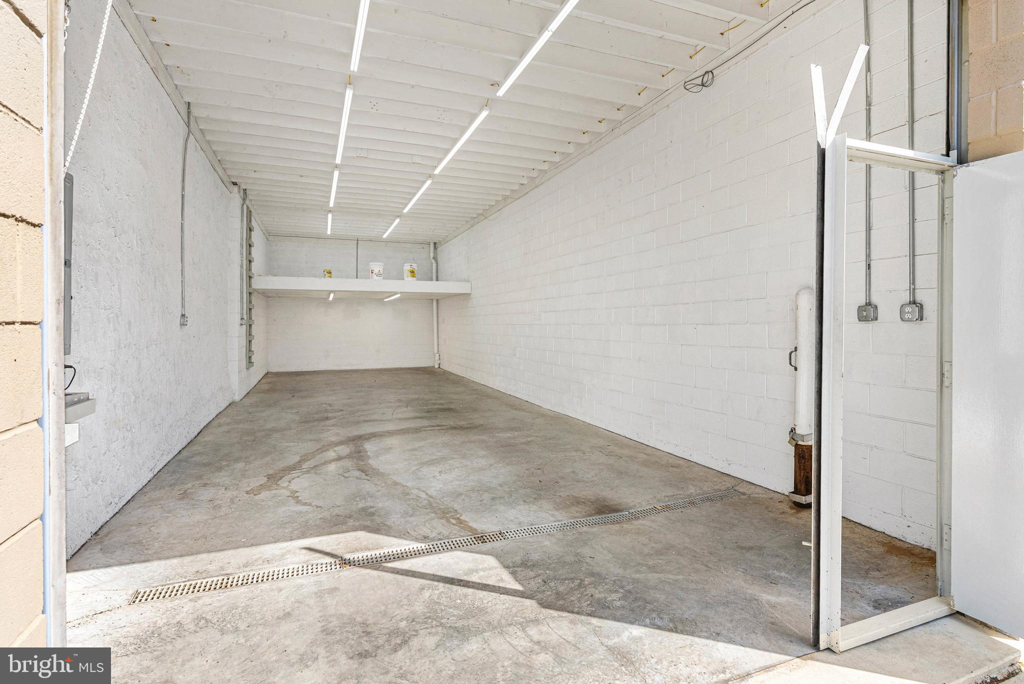 FISHTOWN - Commercial Sale