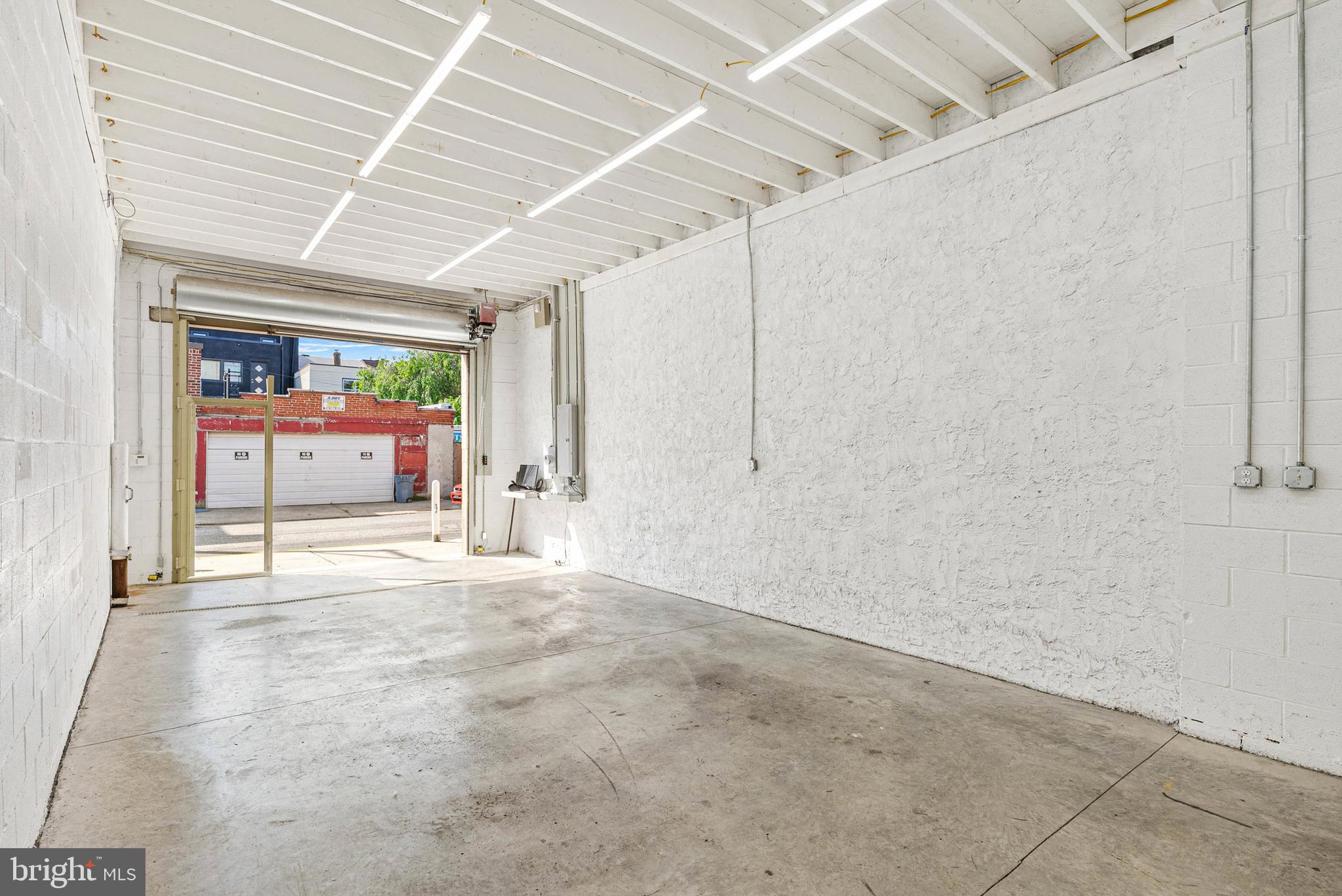 FISHTOWN - Commercial Sale