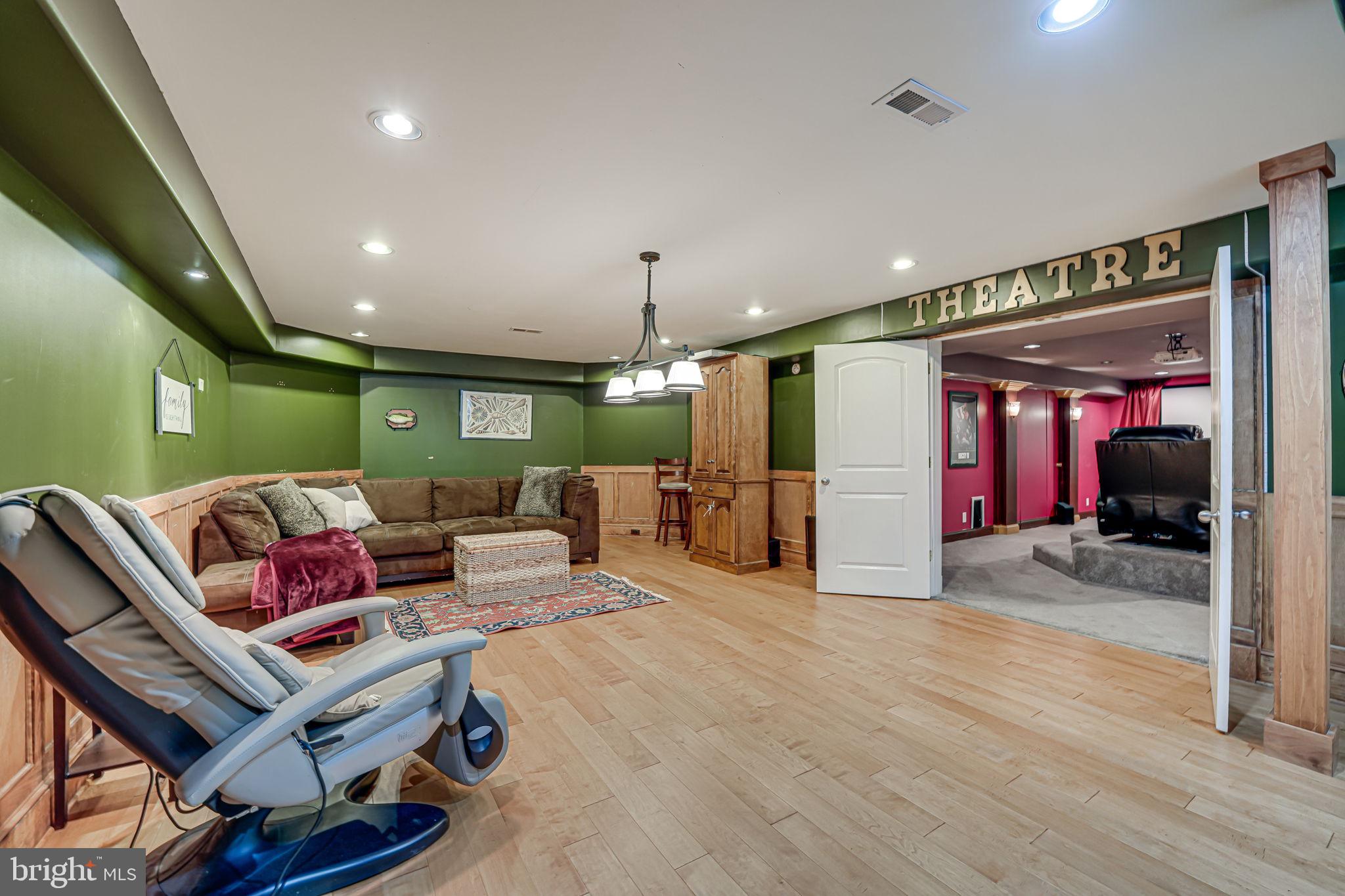 SEVEN LAKES - Residential