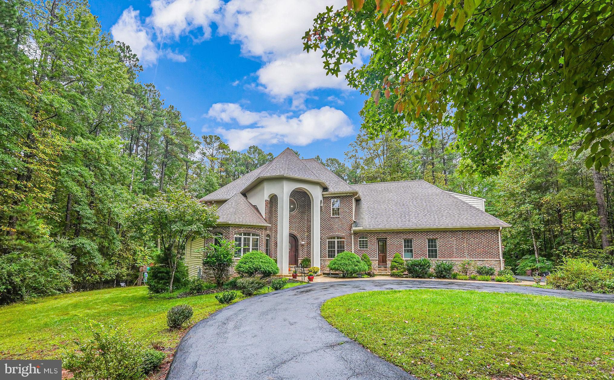SEVEN LAKES - Residential