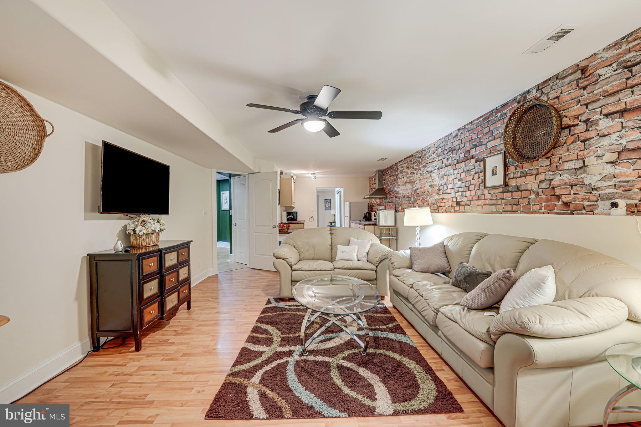 SEVEN LAKES - Residential
