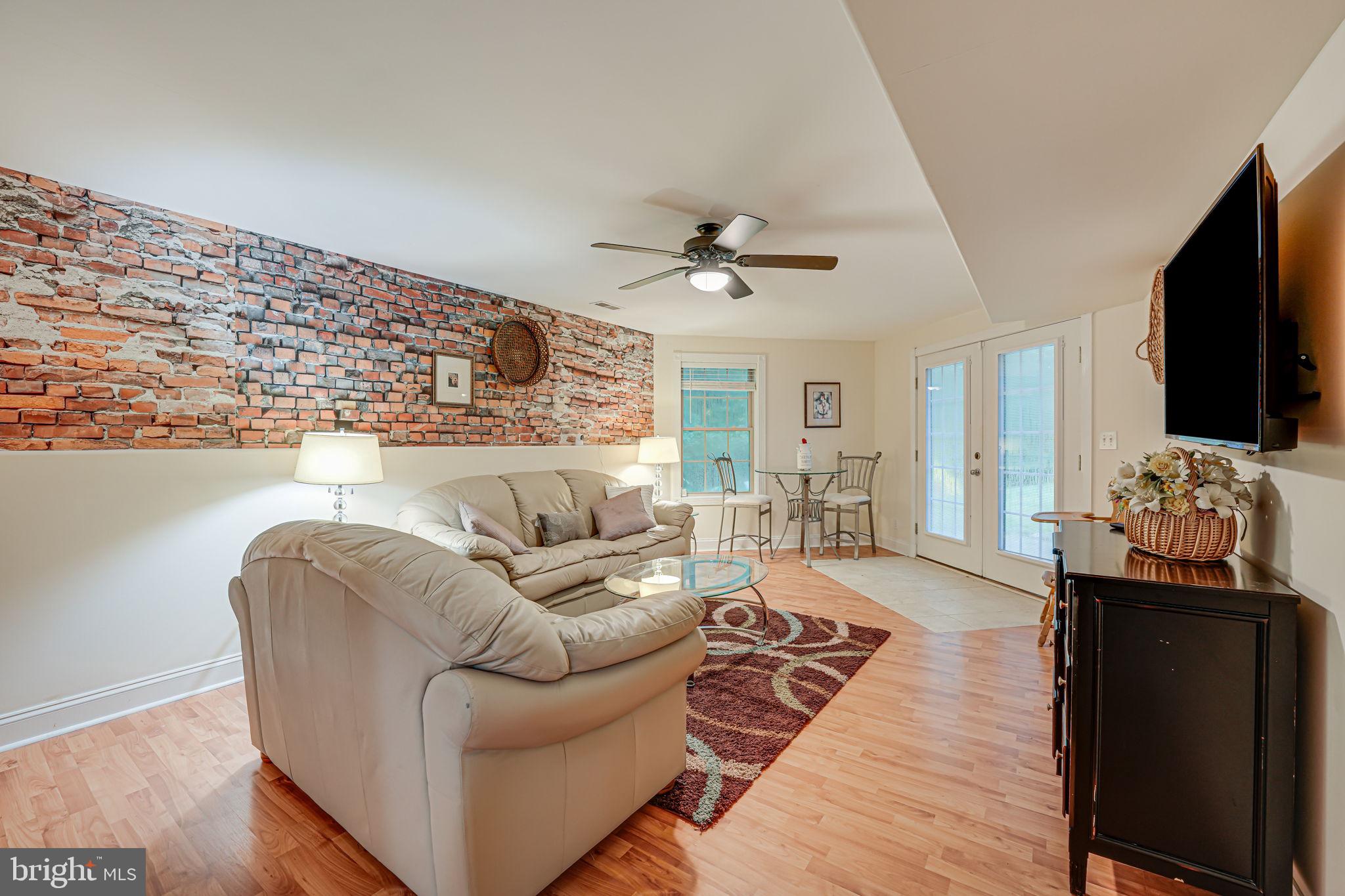 SEVEN LAKES - Residential