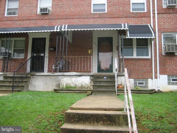 WOW! 4 BR; 2 Bath Colonial Townhouse with many upgrades; new roof, gutter & down spout, sky-lite, sump pump, 5 year old windows & awning, 9 year old heating & A/C system, newly painted, possibility of an in-law suite with full bath and bedroom in lower level. Quiet neighborhood, convenient to shopping and all major highways. NO HOA!  Fenced-in yard. Dead bolt locks on upper & lower level.