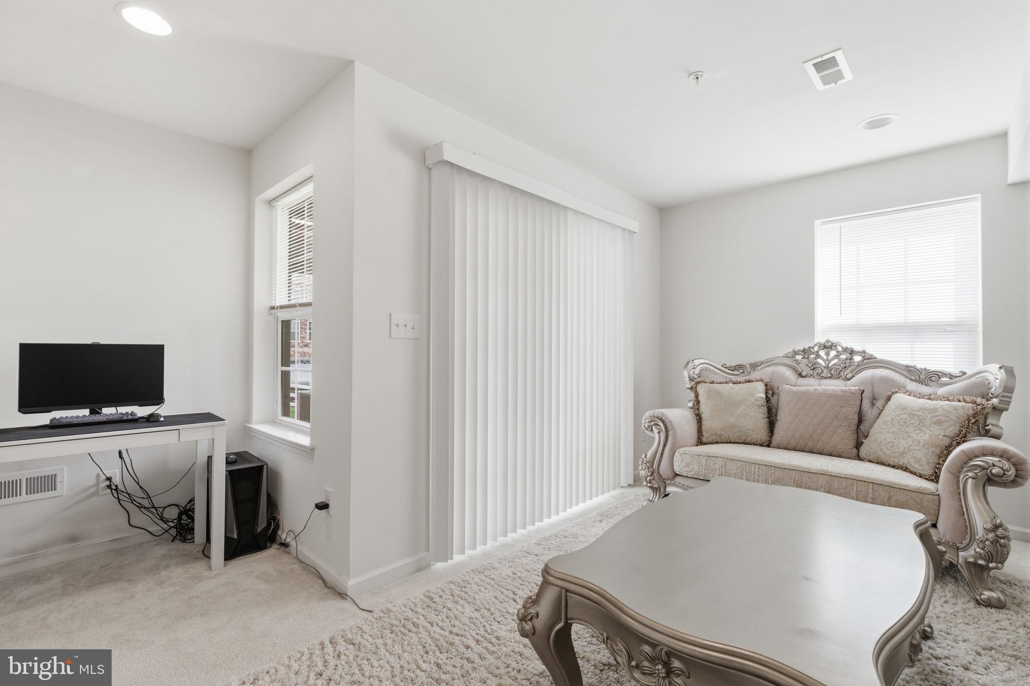HIGH GROVE - Residential