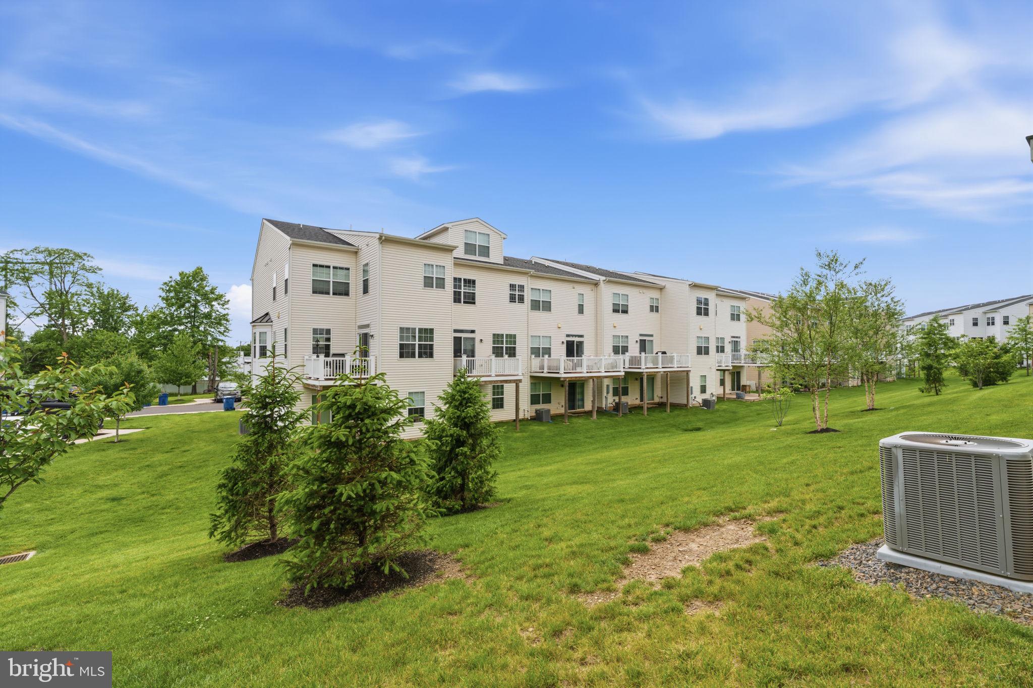 HIGH GROVE - Residential