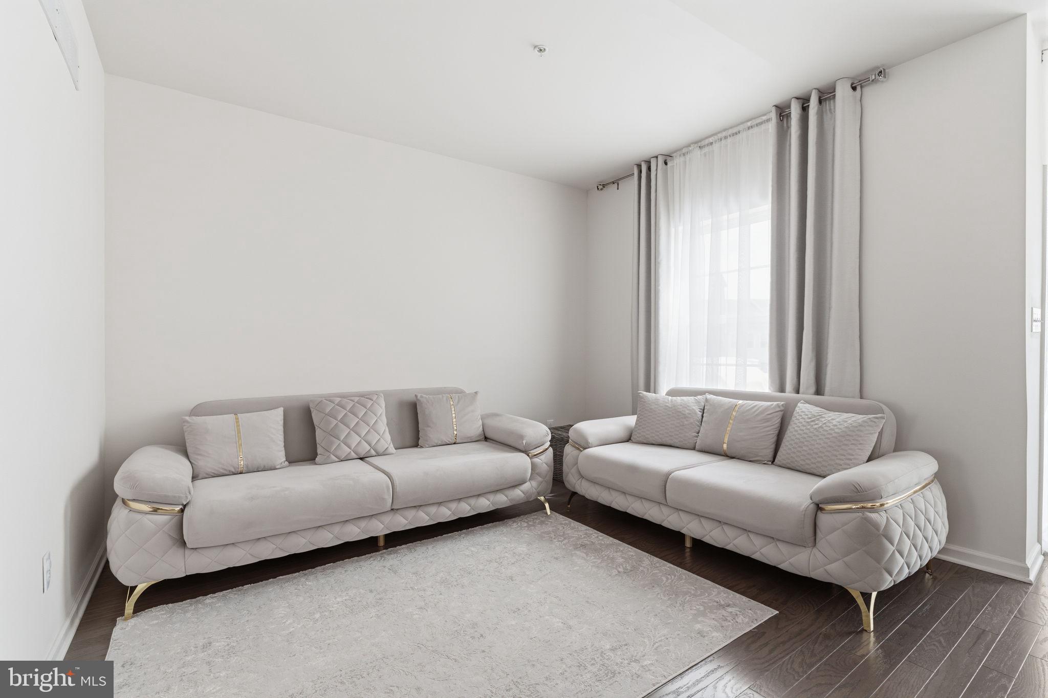 HIGH GROVE - Residential