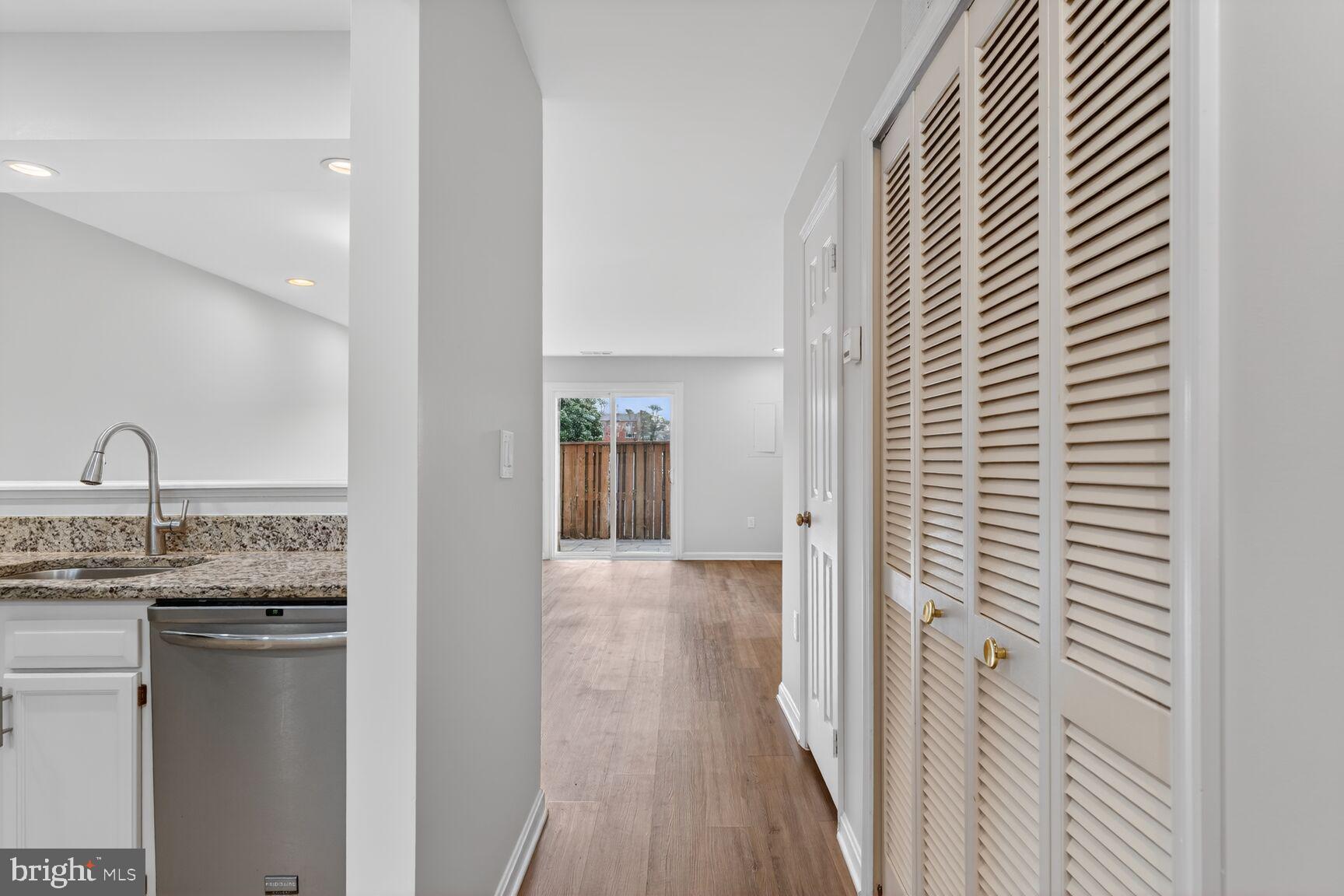 DUNDREE KNOLL - Residential