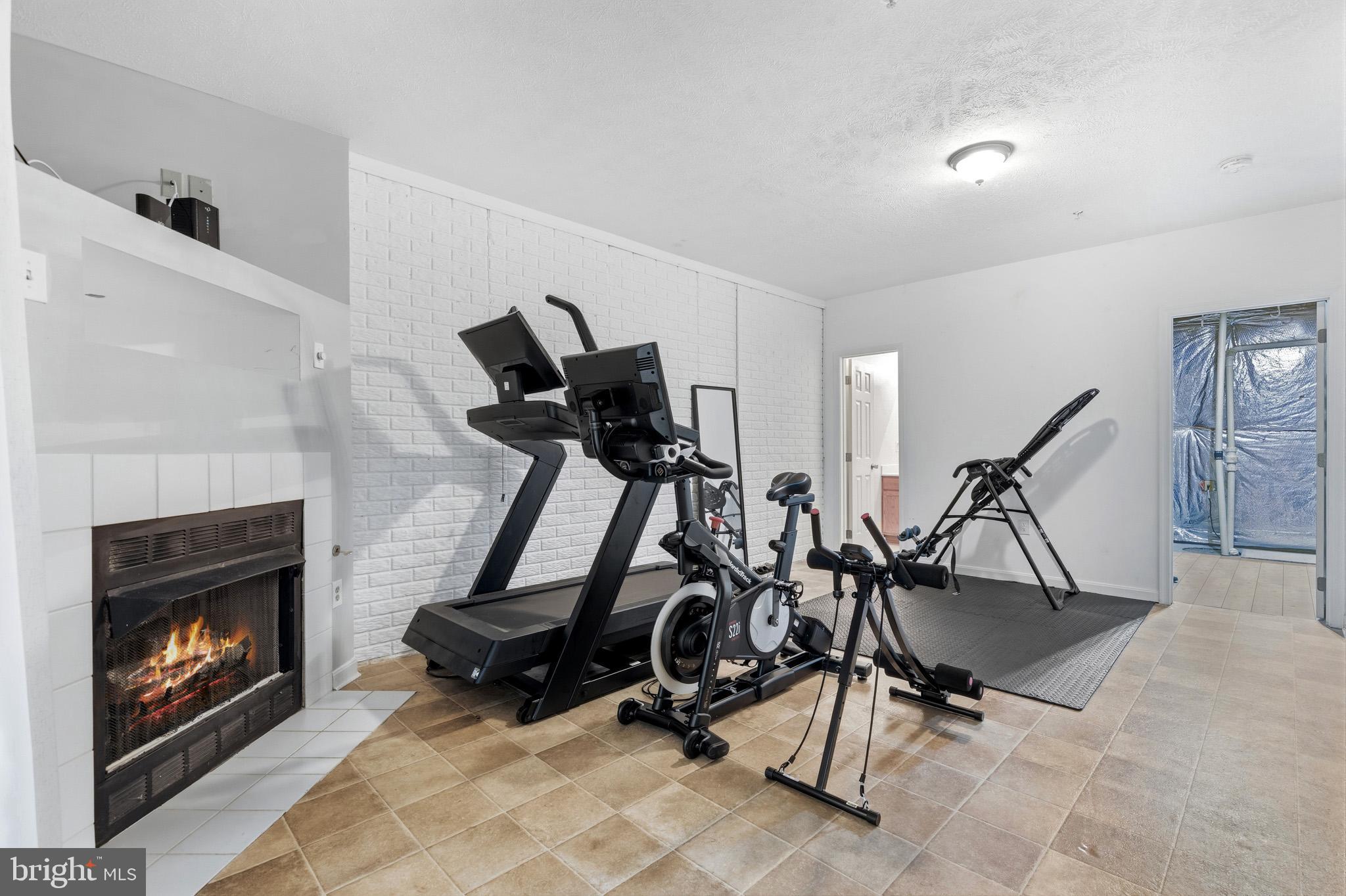 HICKORY HILLS - Residential