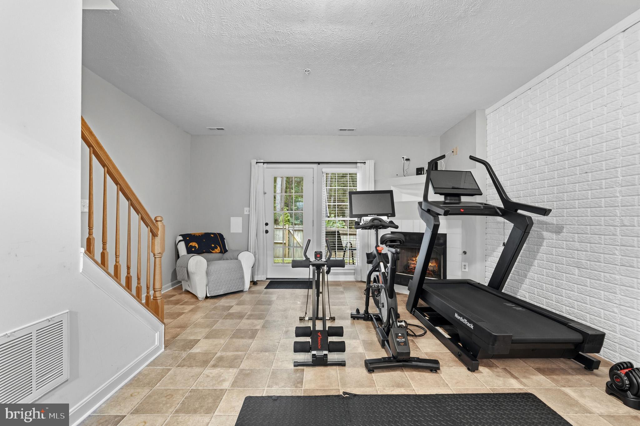HICKORY HILLS - Residential