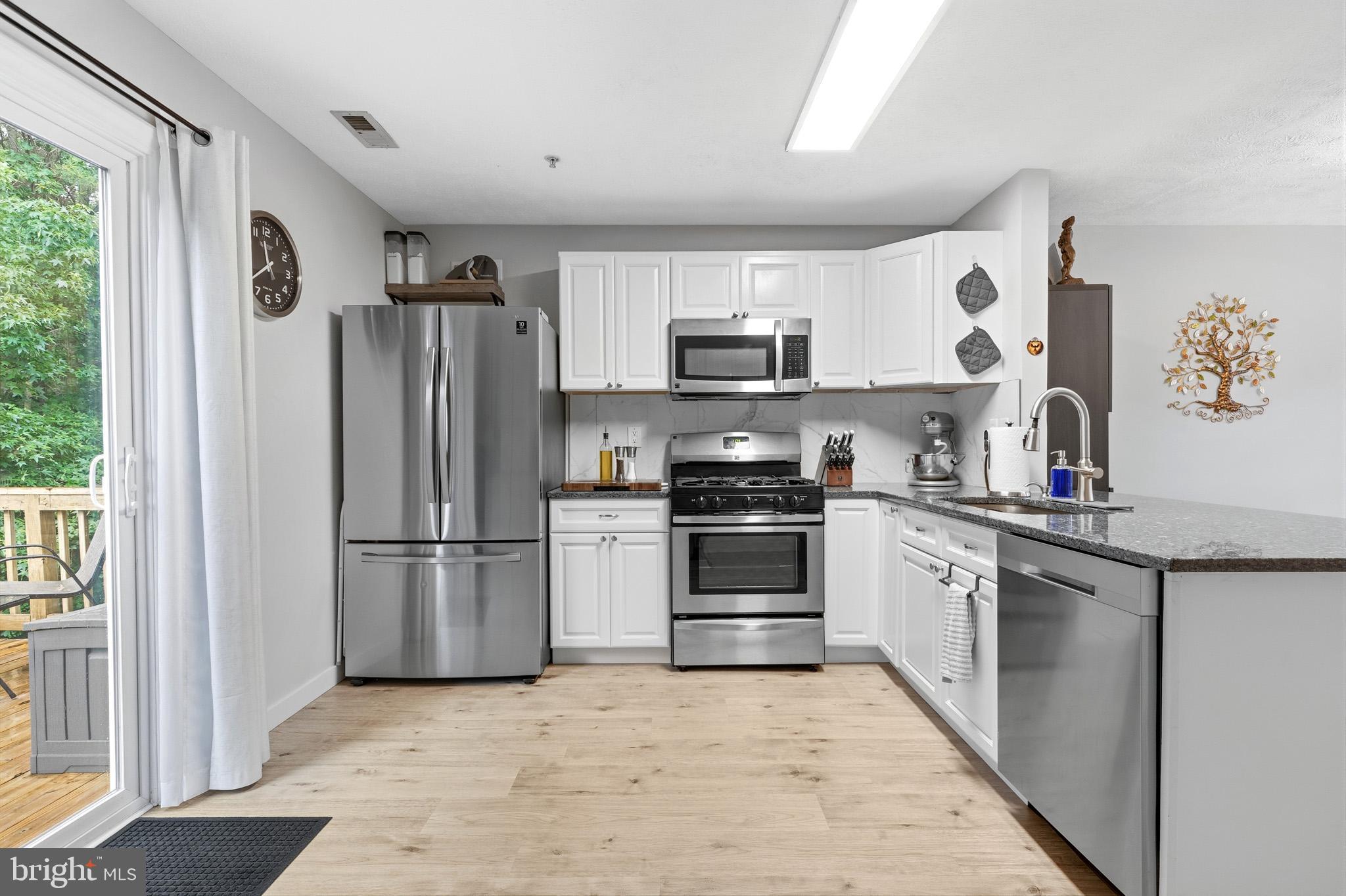 HICKORY HILLS - Residential