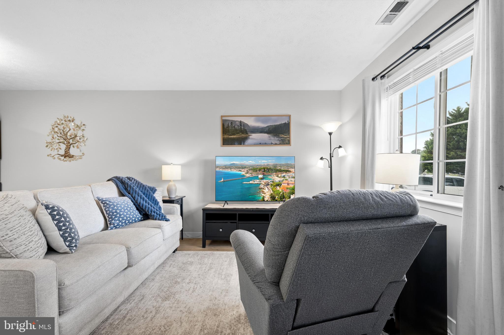 HICKORY HILLS - Residential