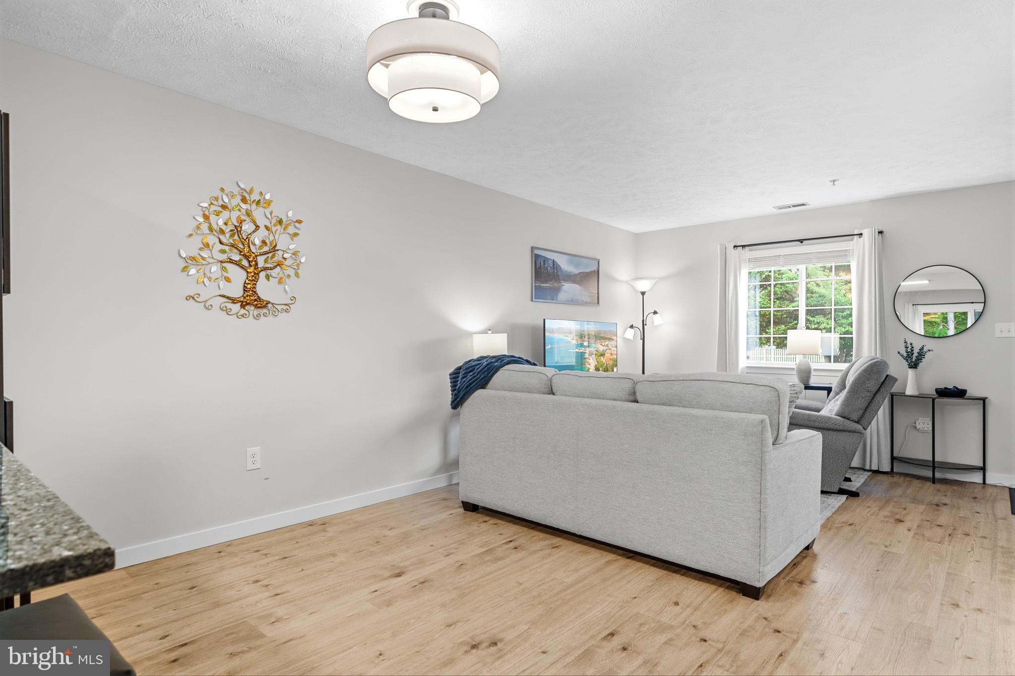 HICKORY HILLS - Residential