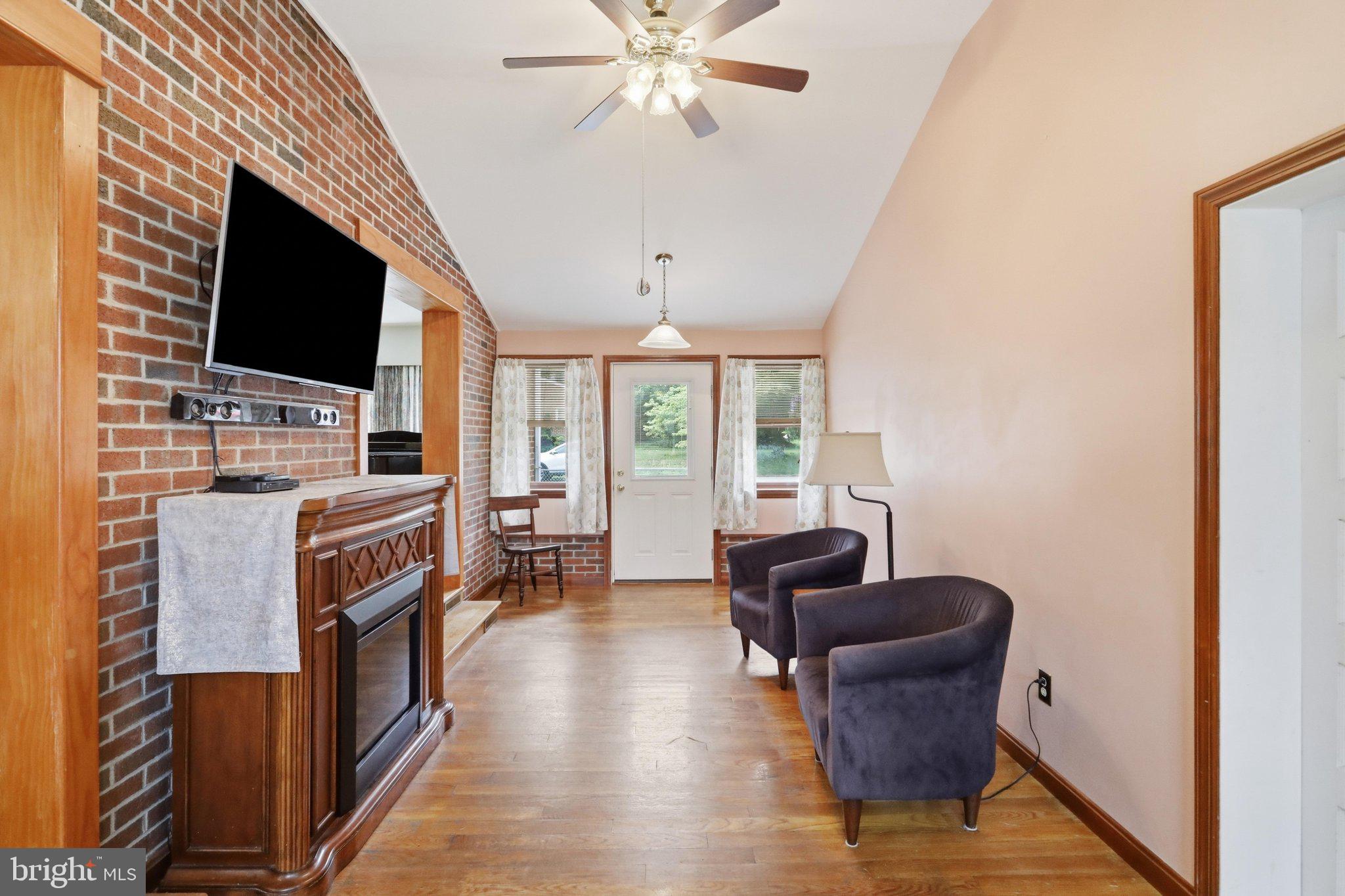 FUNKSTOWN - Residential