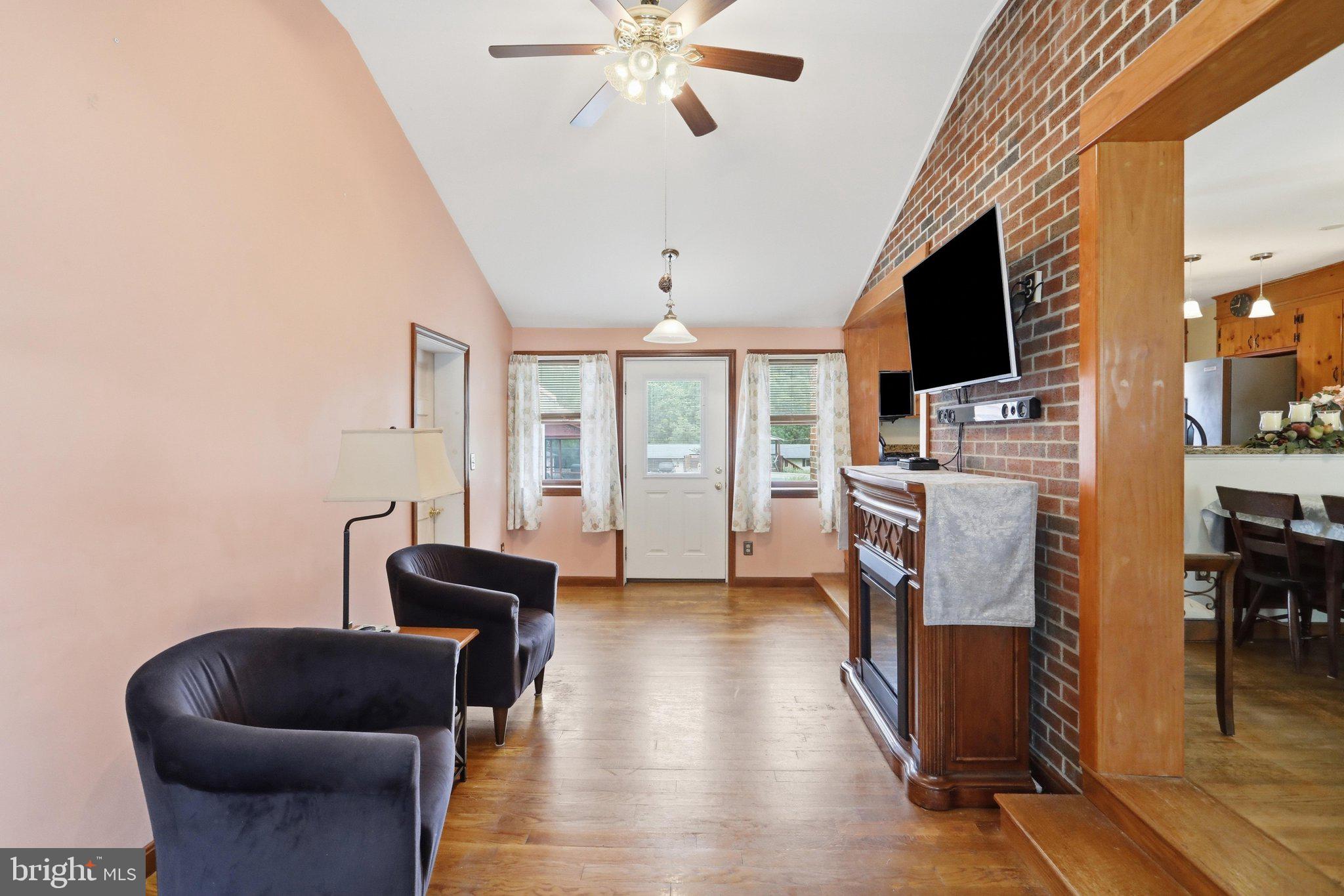 FUNKSTOWN - Residential