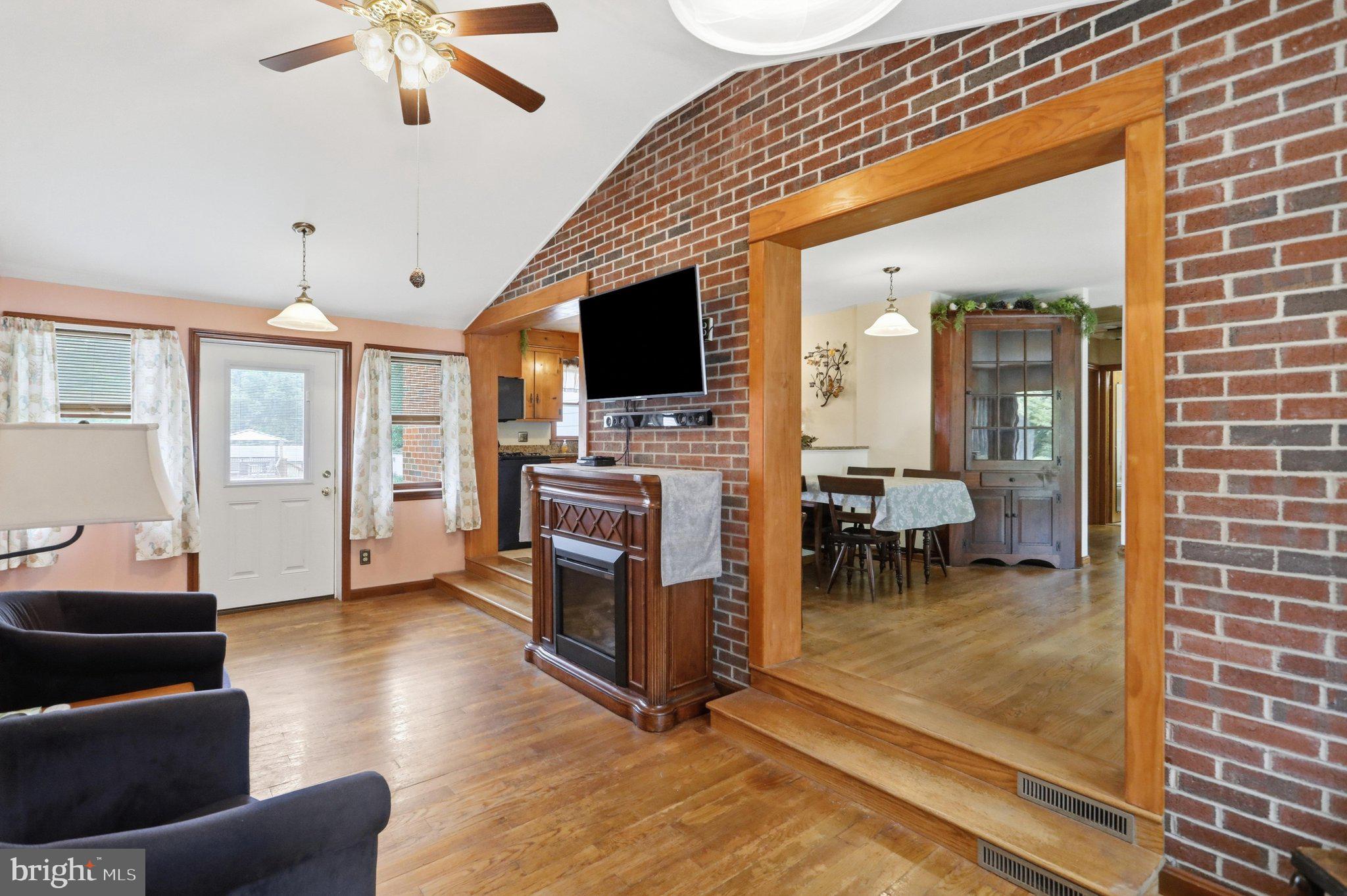 FUNKSTOWN - Residential