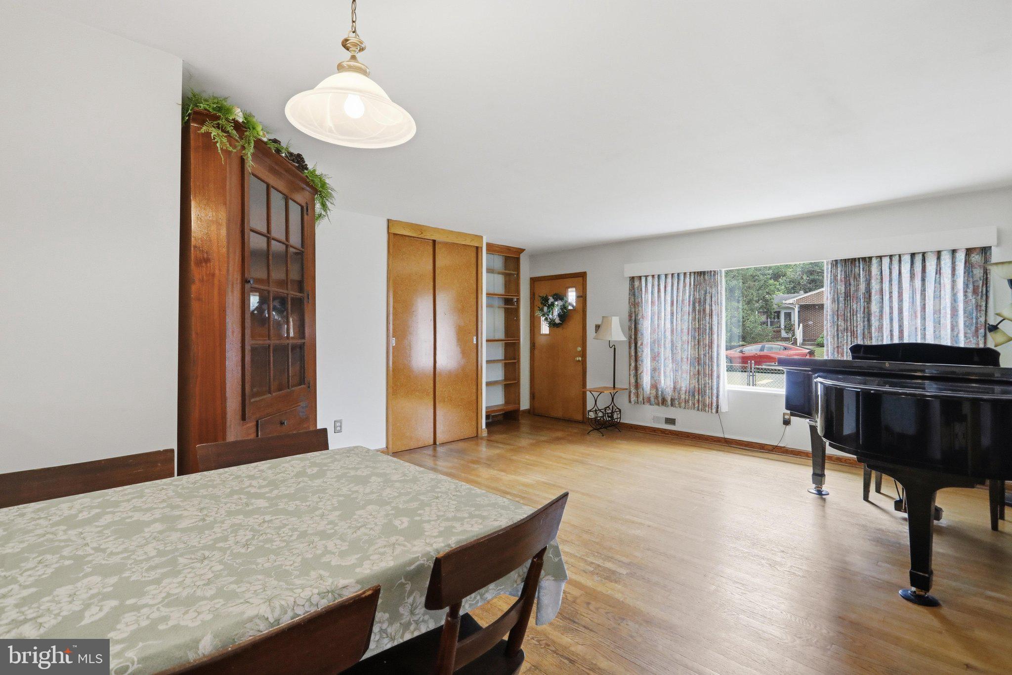 FUNKSTOWN - Residential