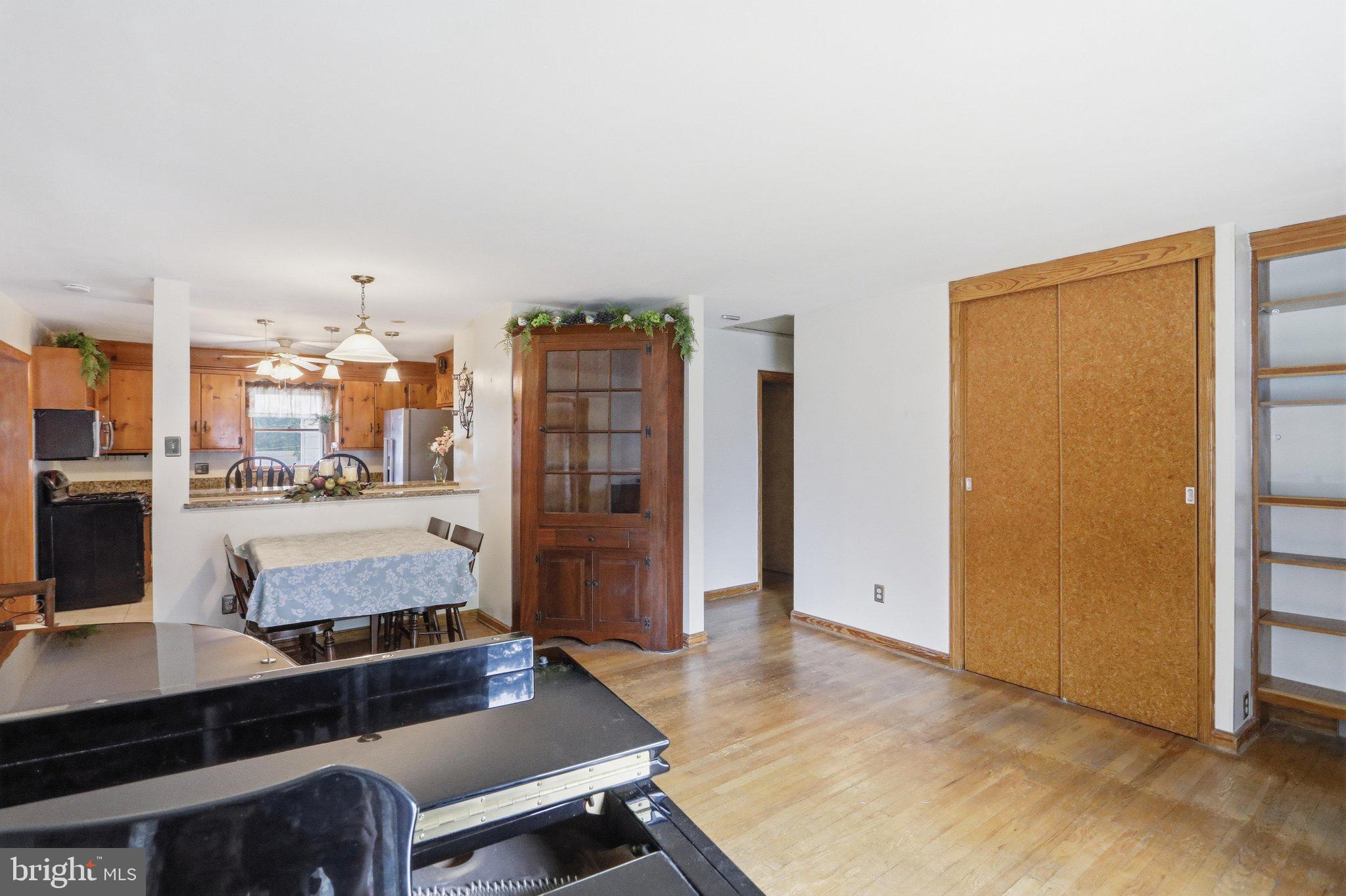 FUNKSTOWN - Residential