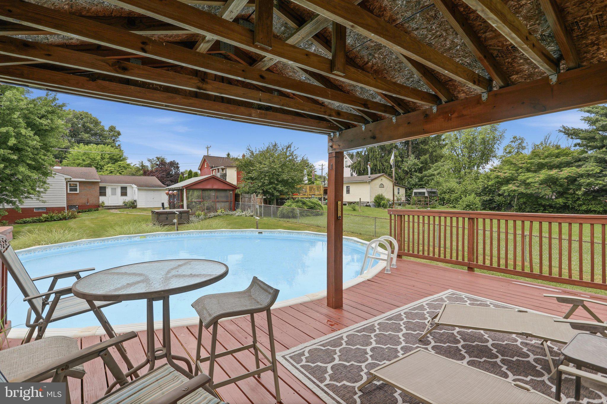 FUNKSTOWN - Residential