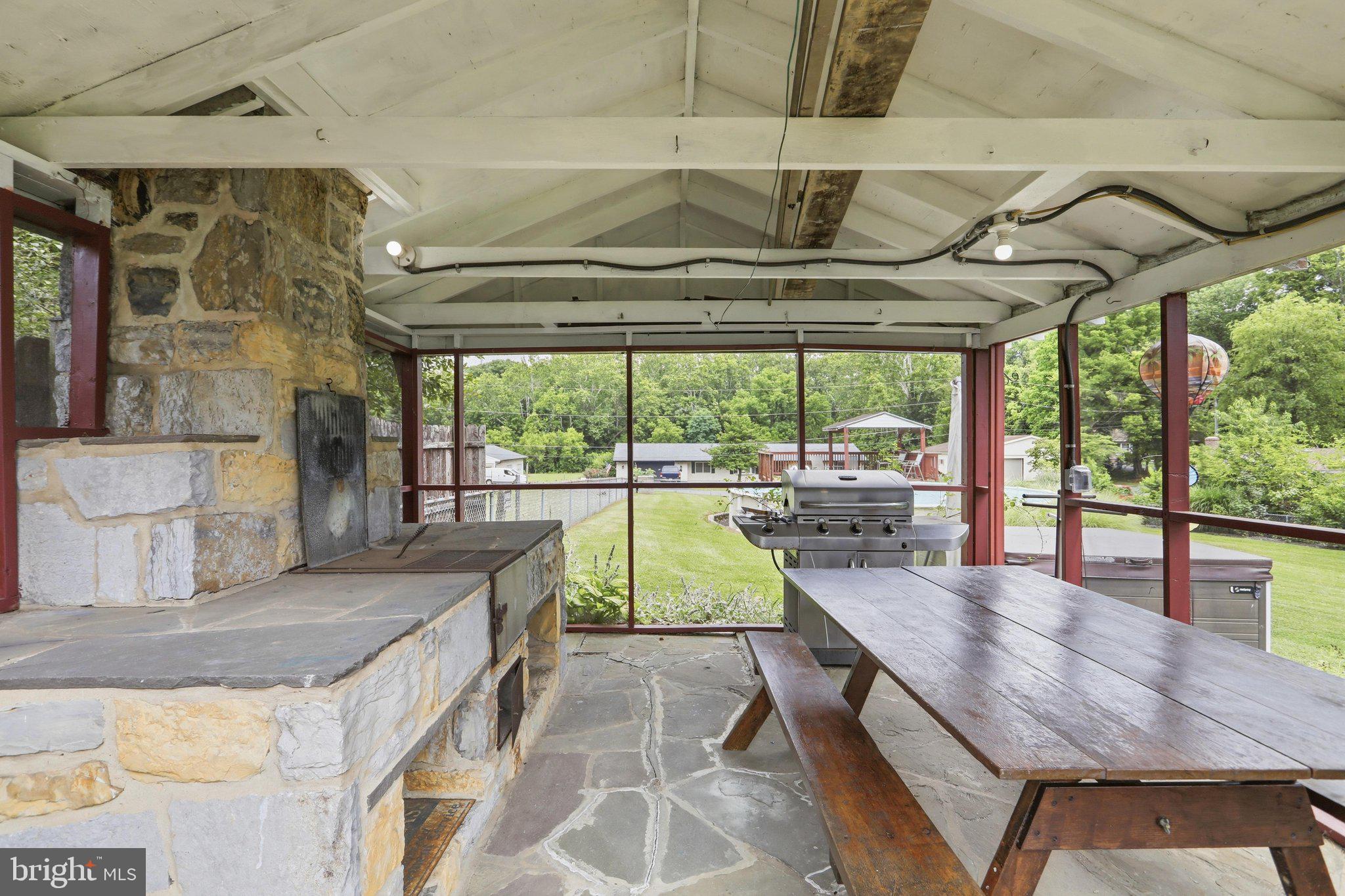 FUNKSTOWN - Residential