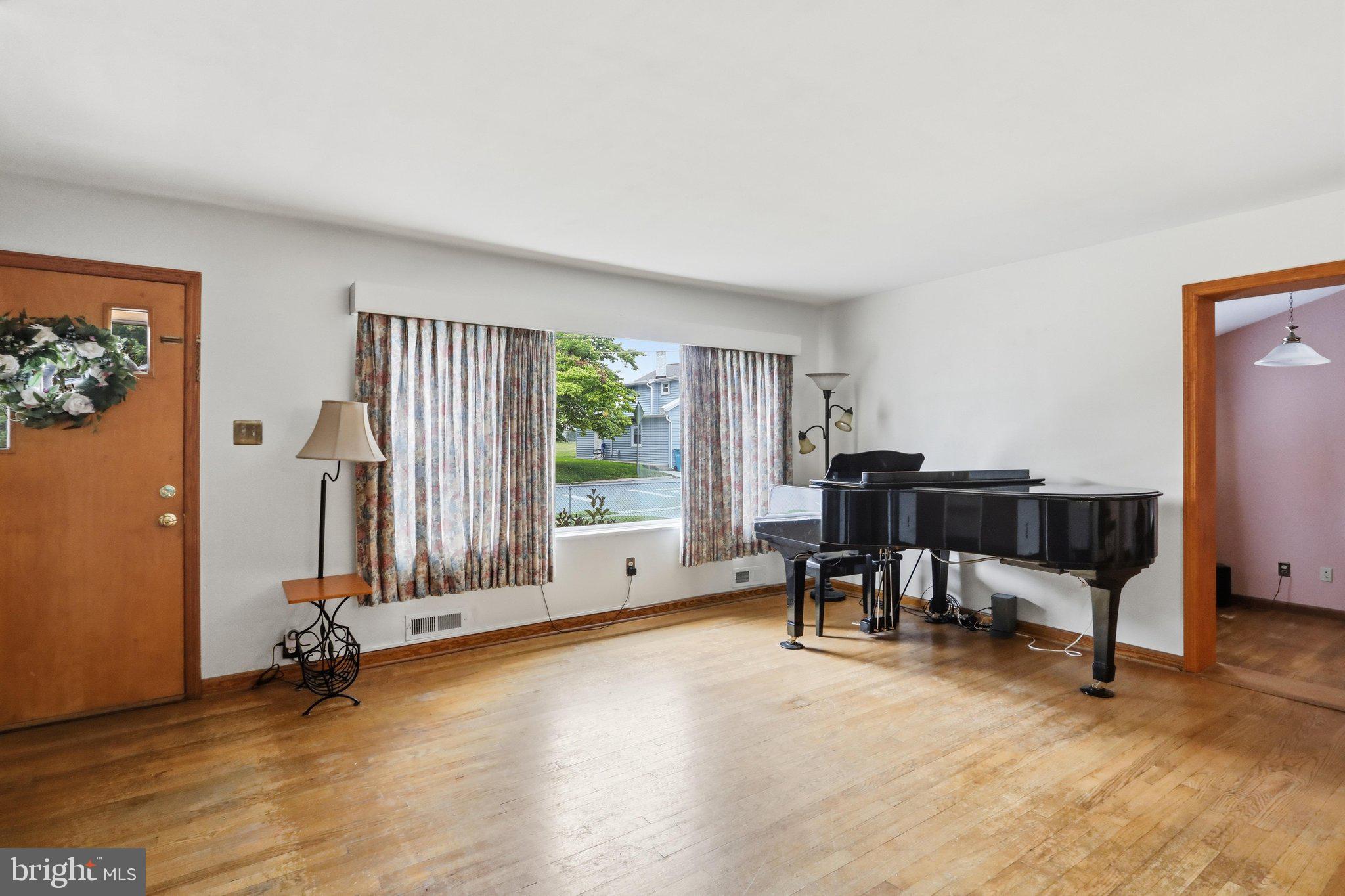 FUNKSTOWN - Residential
