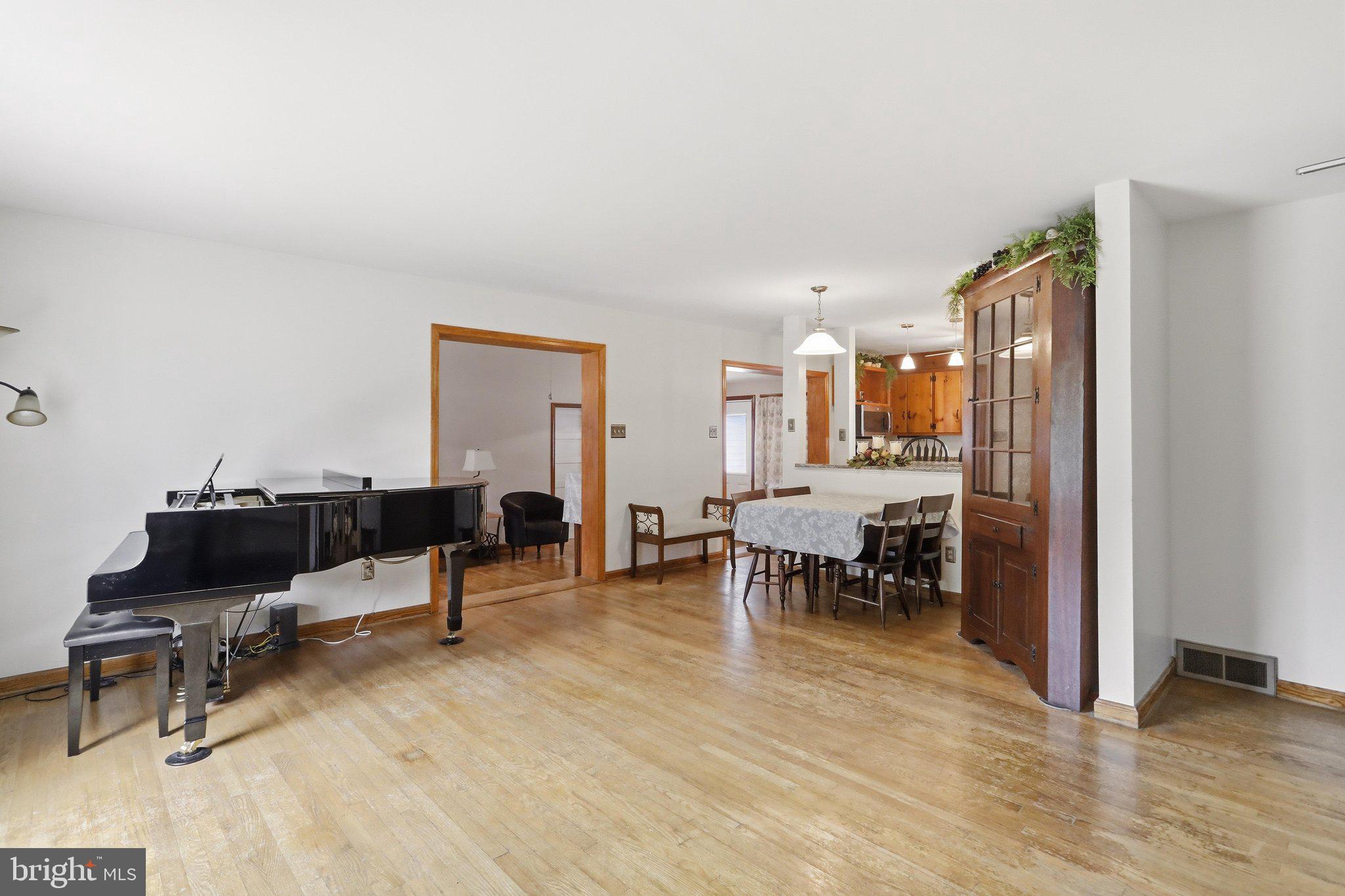 FUNKSTOWN - Residential
