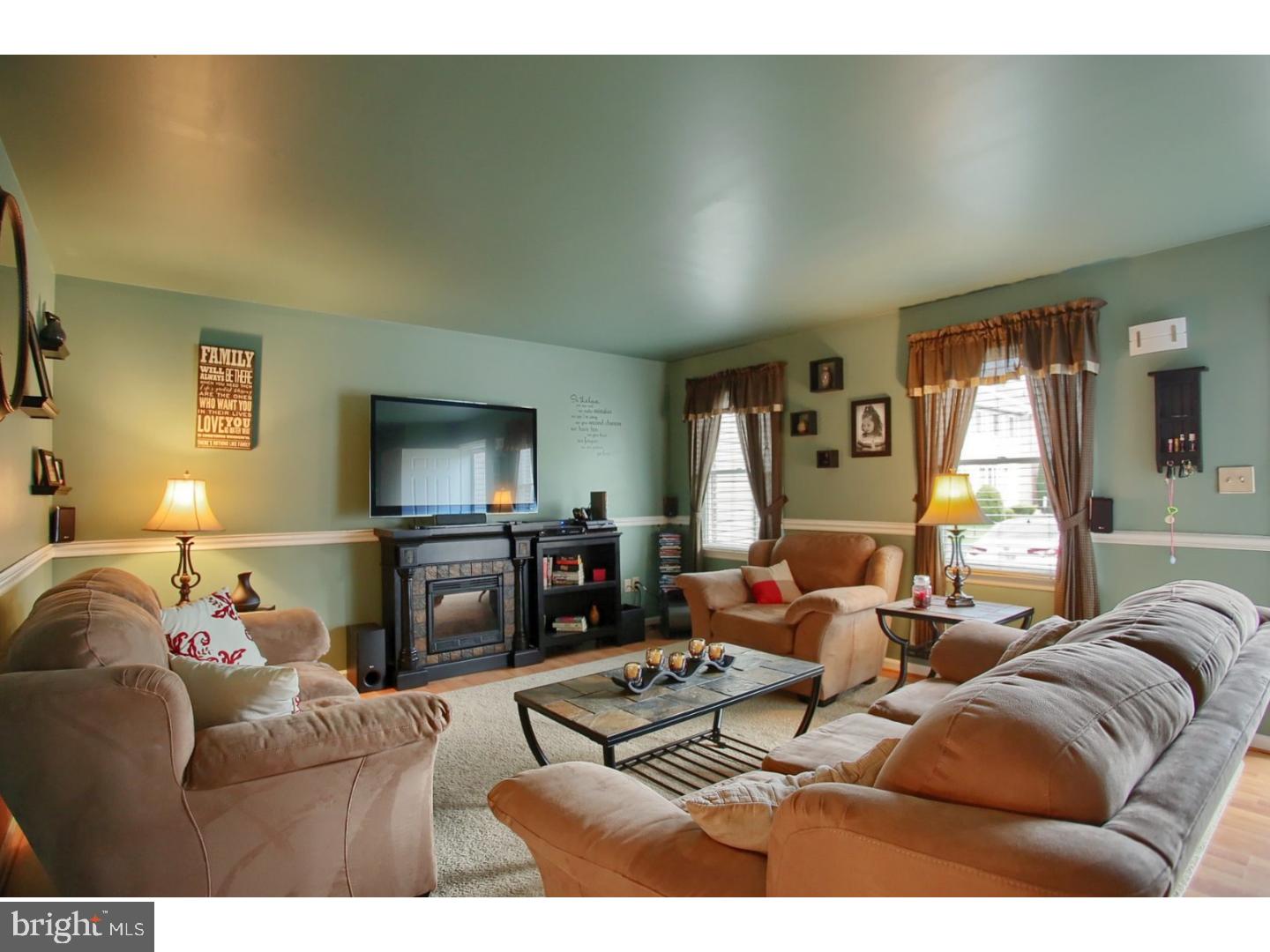 HEATHER KNOLL - Residential