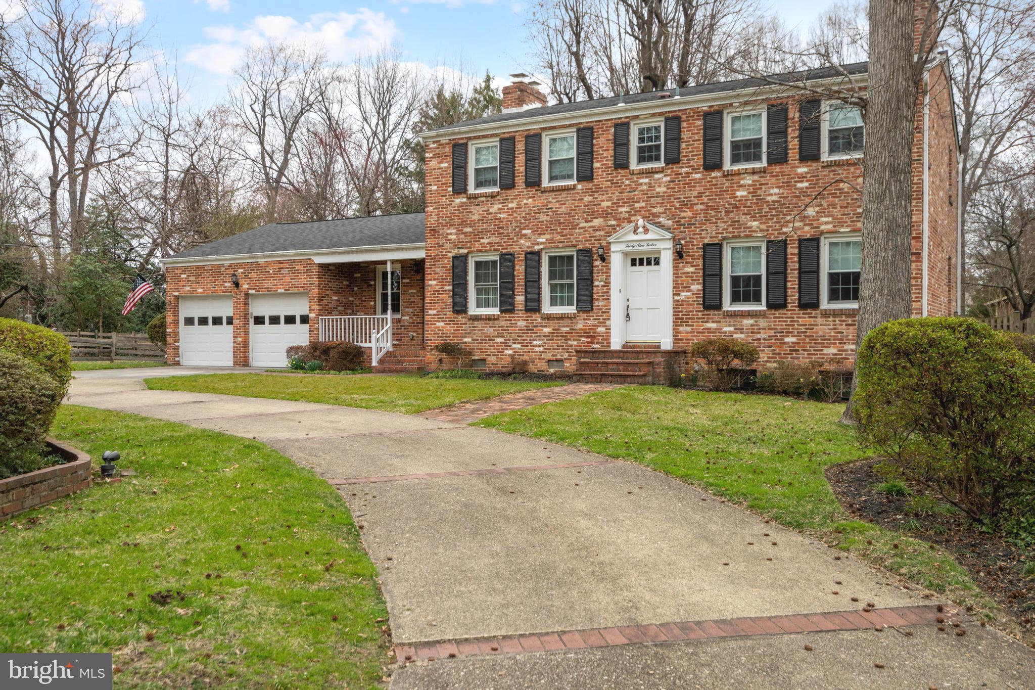 WILTON WOODS - Residential