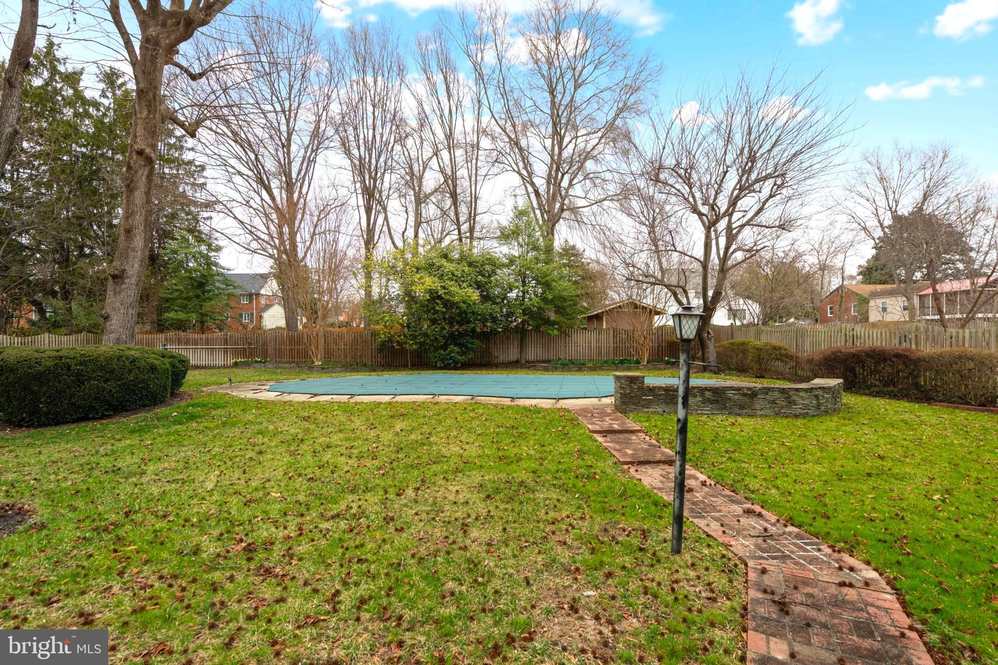 WILTON WOODS - Residential