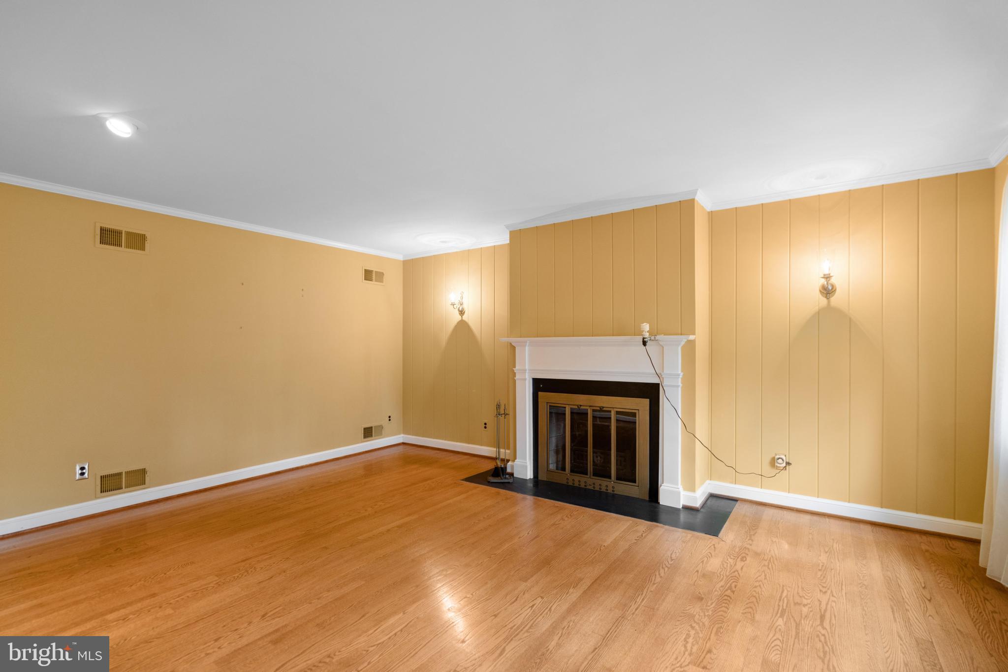 WILTON WOODS - Residential