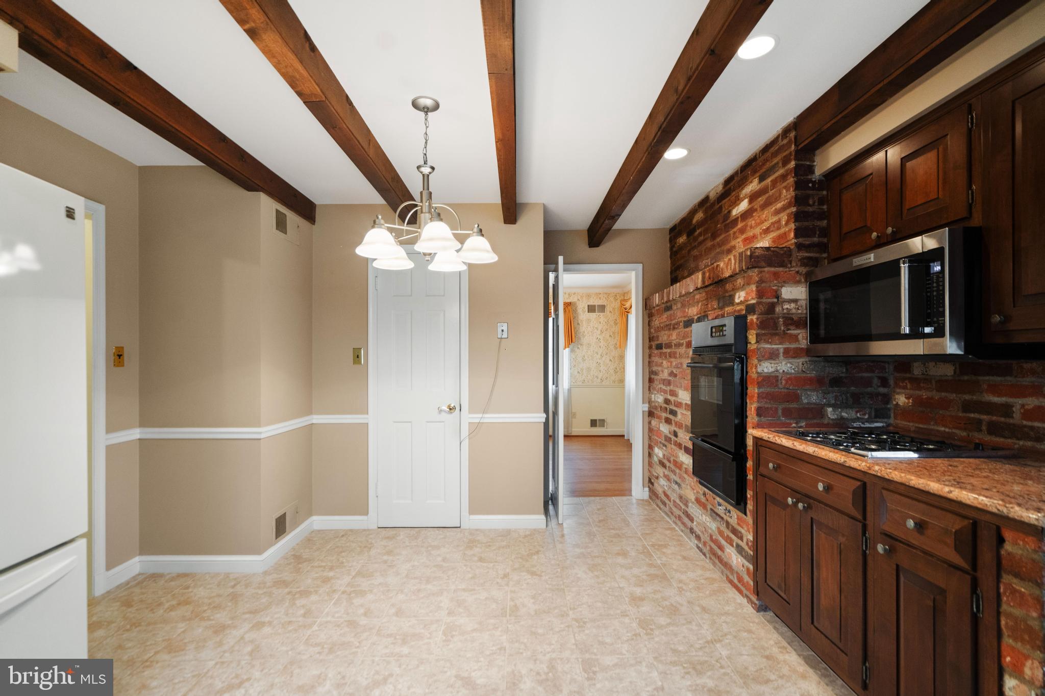 WILTON WOODS - Residential