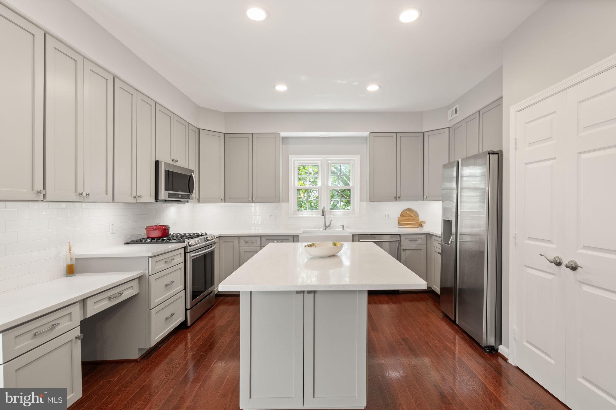 LIFESTYLE AT SULLY STATION - Residential