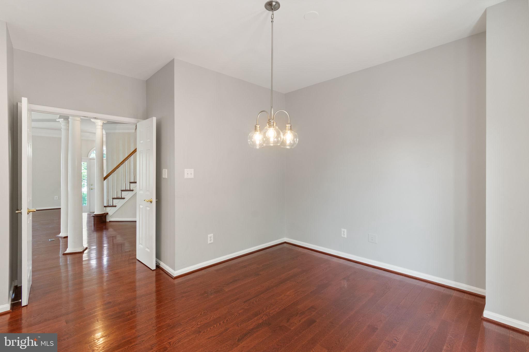 LIFESTYLE AT SULLY STATION - Residential