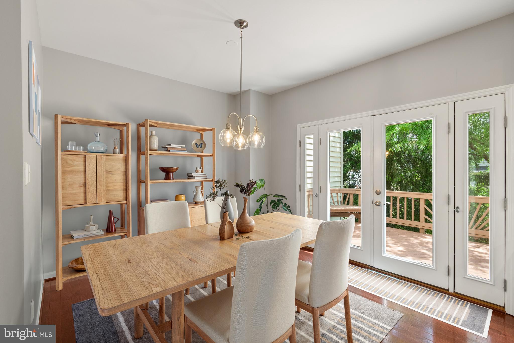 LIFESTYLE AT SULLY STATION - Residential