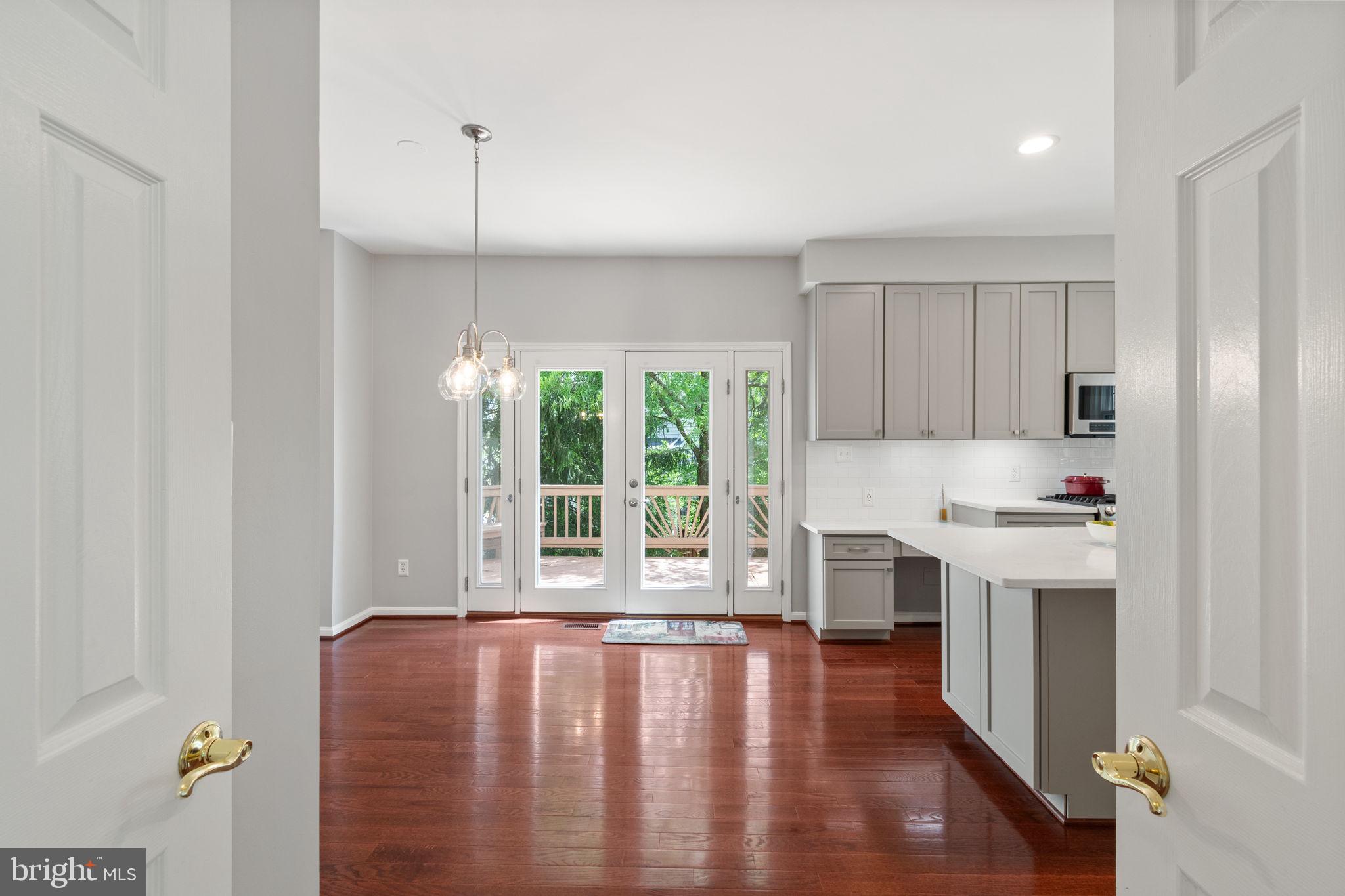 LIFESTYLE AT SULLY STATION - Residential