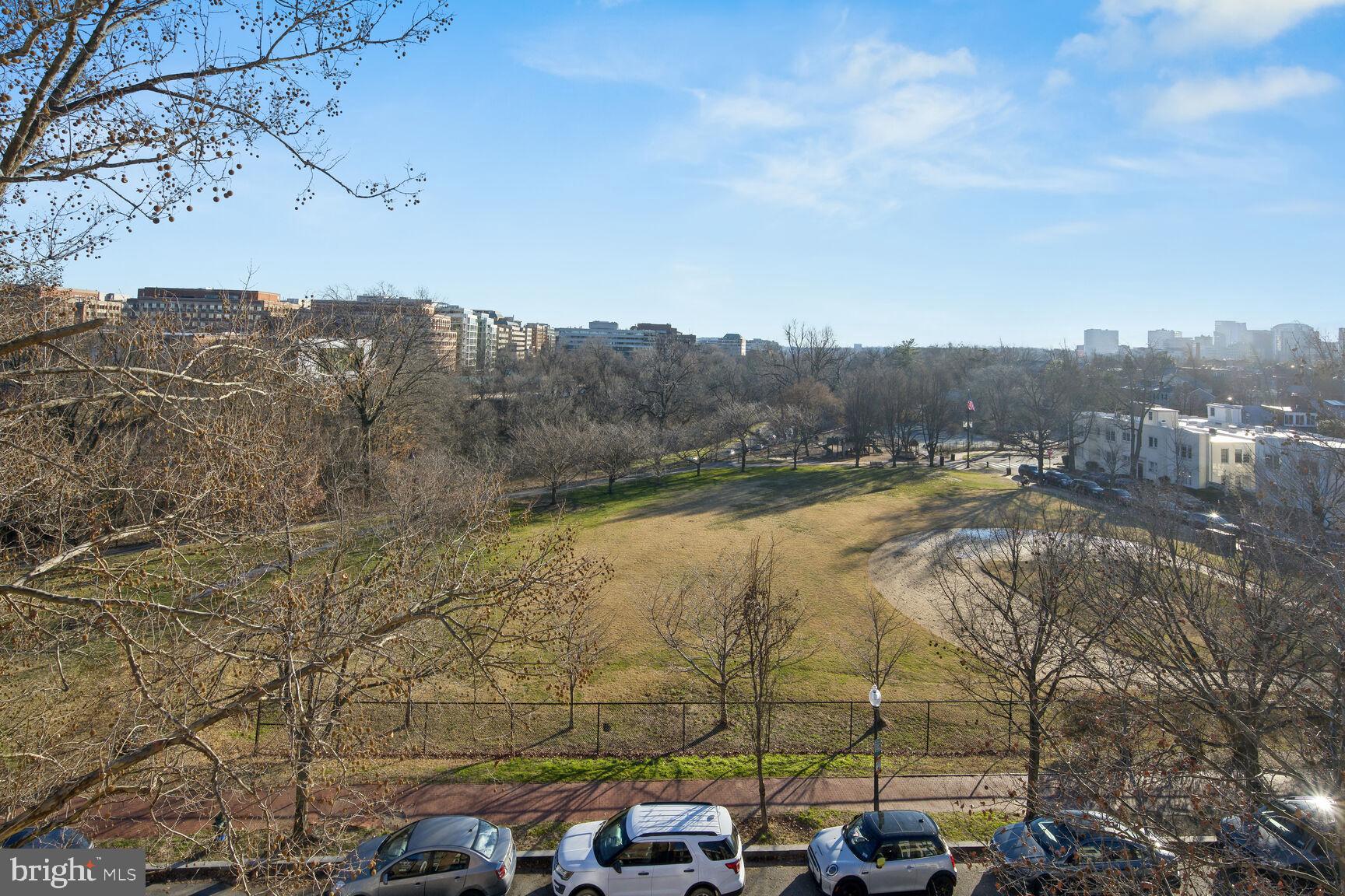 GEORGETOWN - Commercial Sale