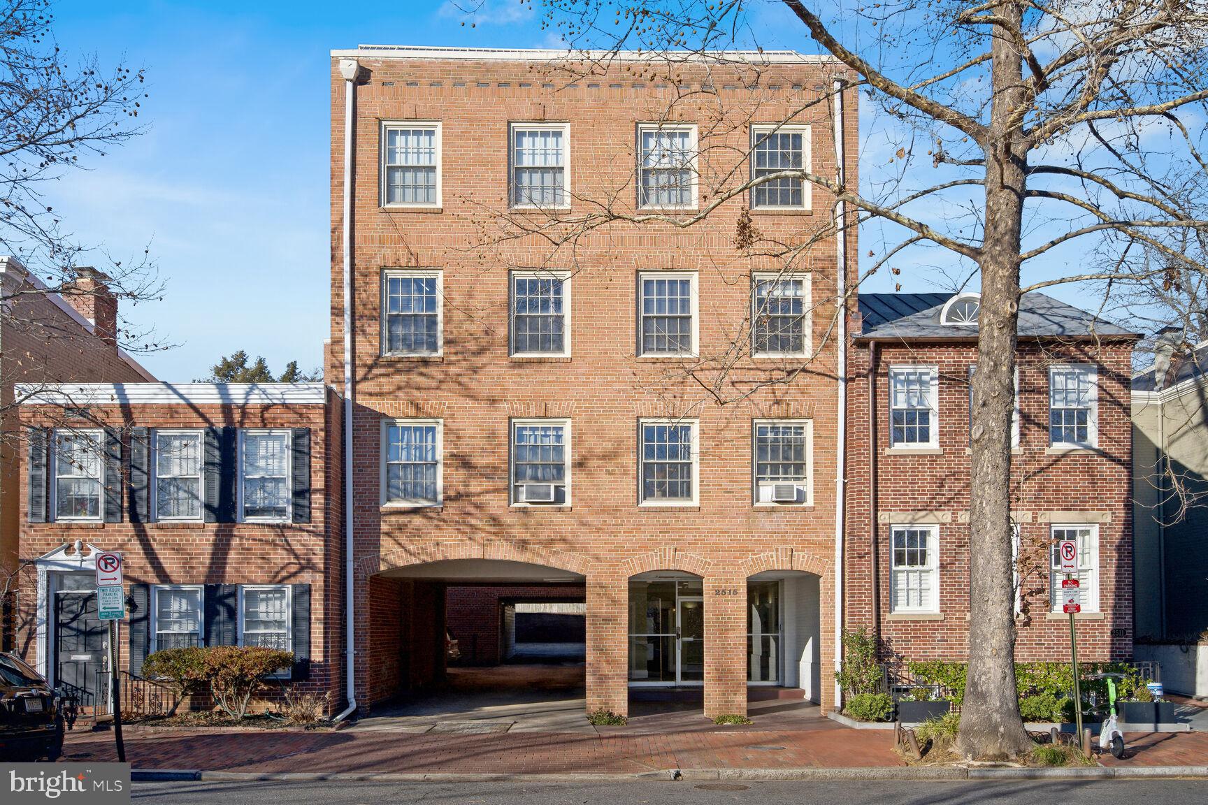 GEORGETOWN - Commercial Sale