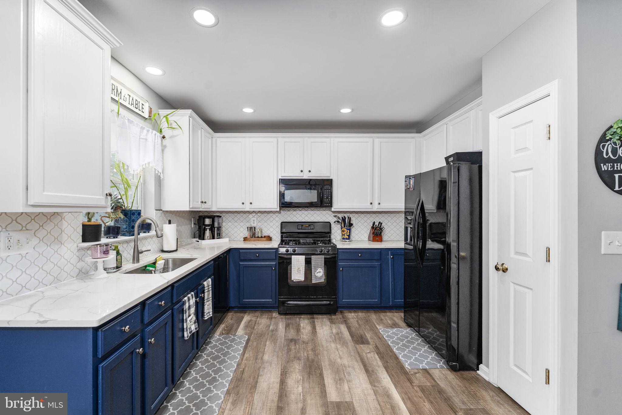 AZALEA WOODS - Residential