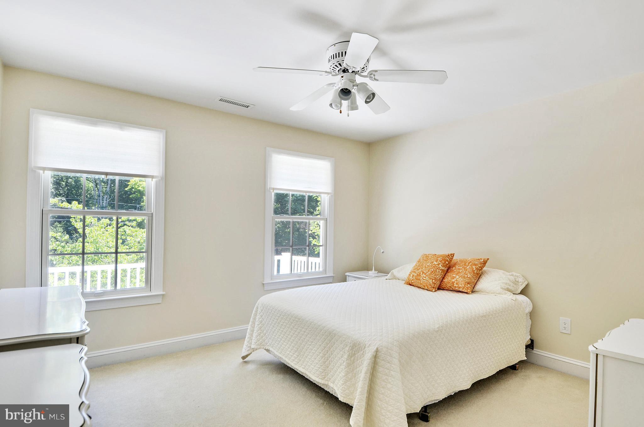 CARDEROCK SPRINGS - Residential