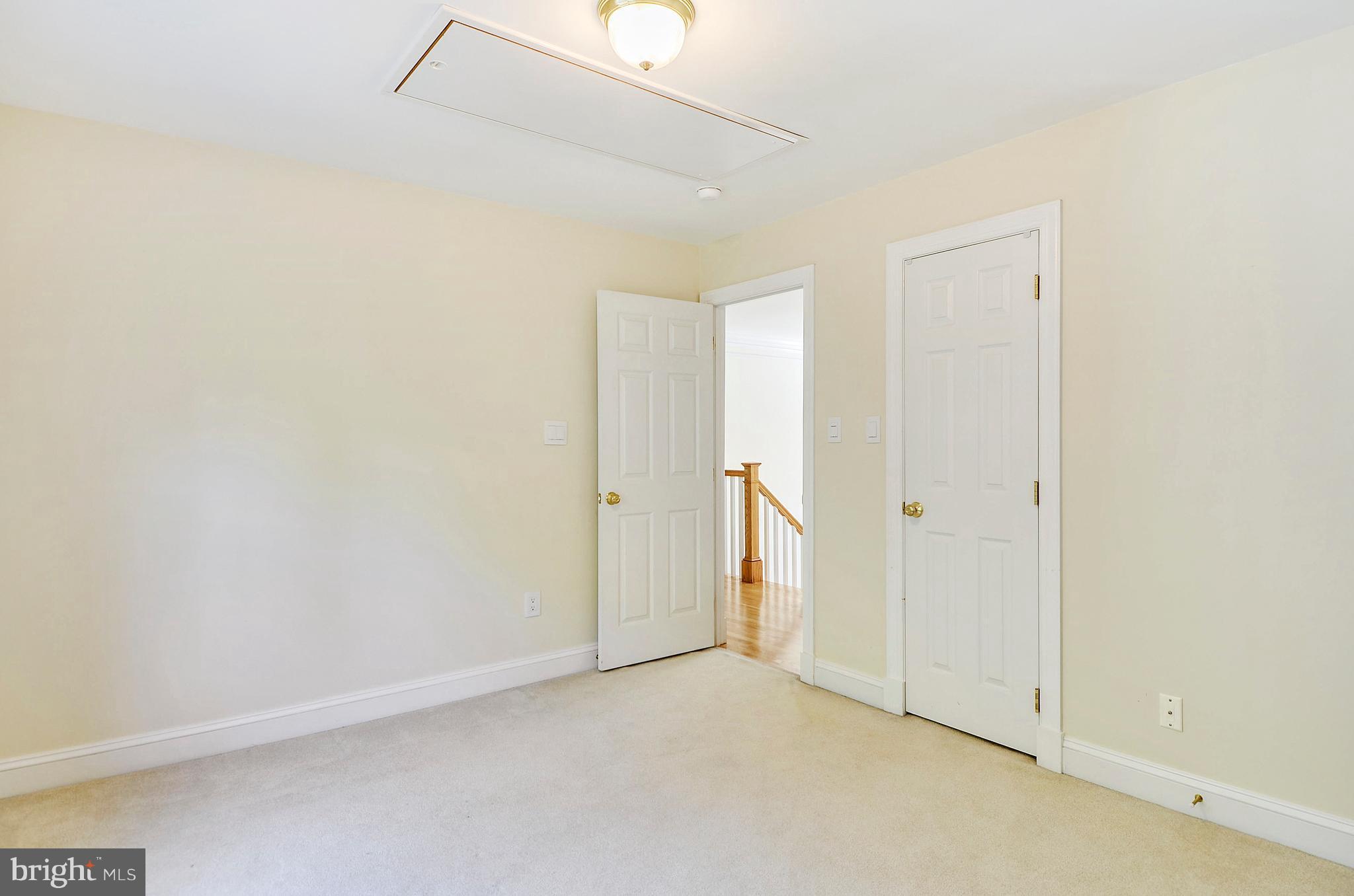 CARDEROCK SPRINGS - Residential